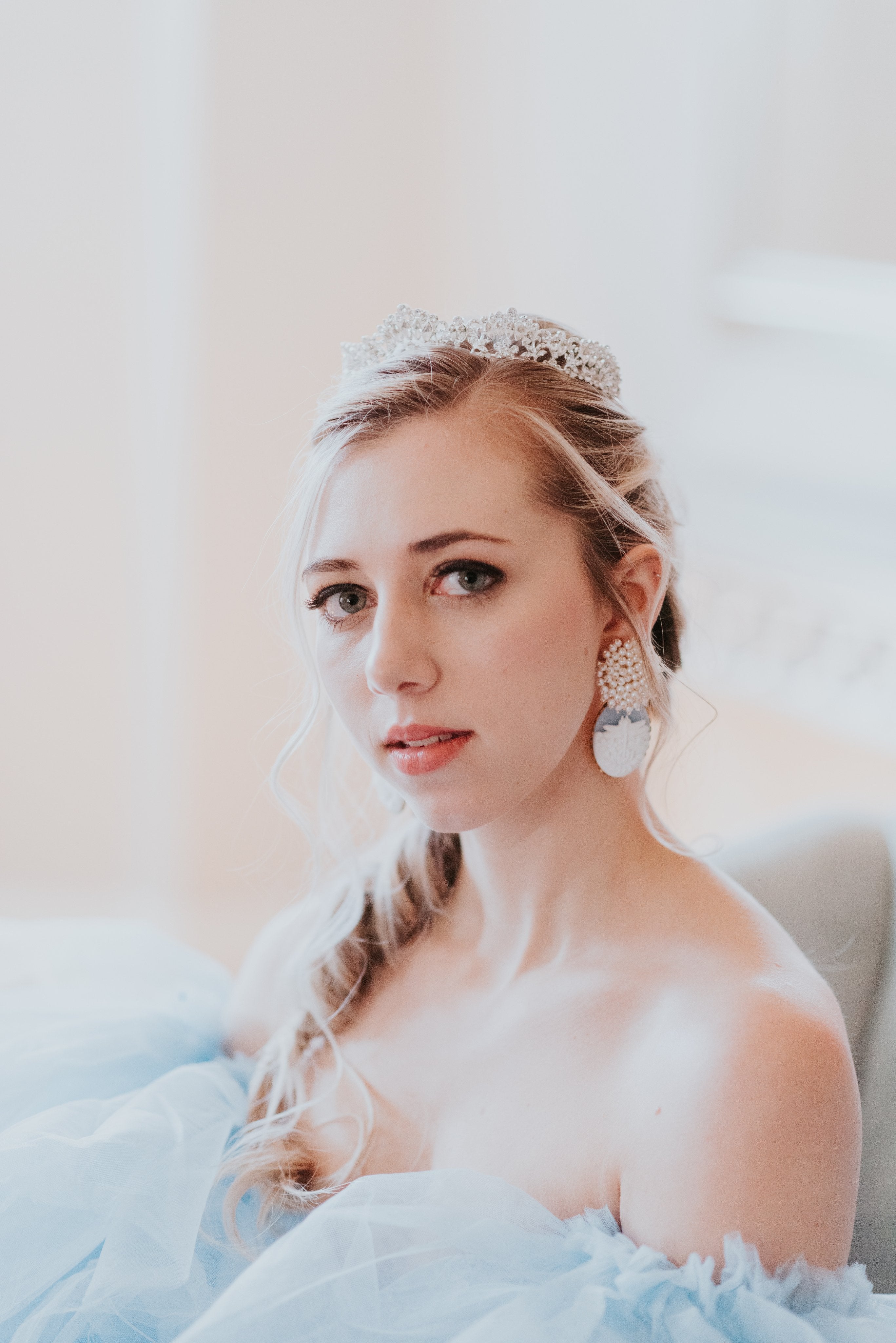 MARQUISE Silver Bridal Tiara for Women - Elegant Wedding Crown Headpiece with Crystals - Perfect for Brides, Prom, Pageants & Special Occasions