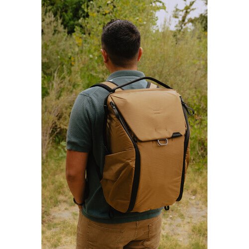 Peak Design Everyday Backpack 30L V2 - Premium Camera & Travel Backpack in Coyote Brown - Perfect for Photographers, Commuters & Outdoor Adventures