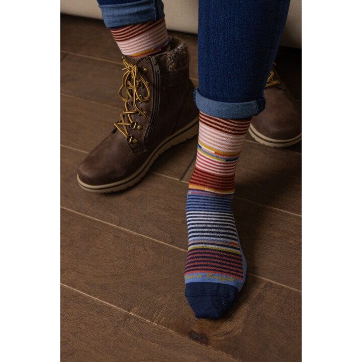 DARN TOUGH Women's Pixie Crew Lightweight Lifestyle Socks - Breathable, Moisture-Wicking & Durable for Hiking, Running & Everyday Comfort