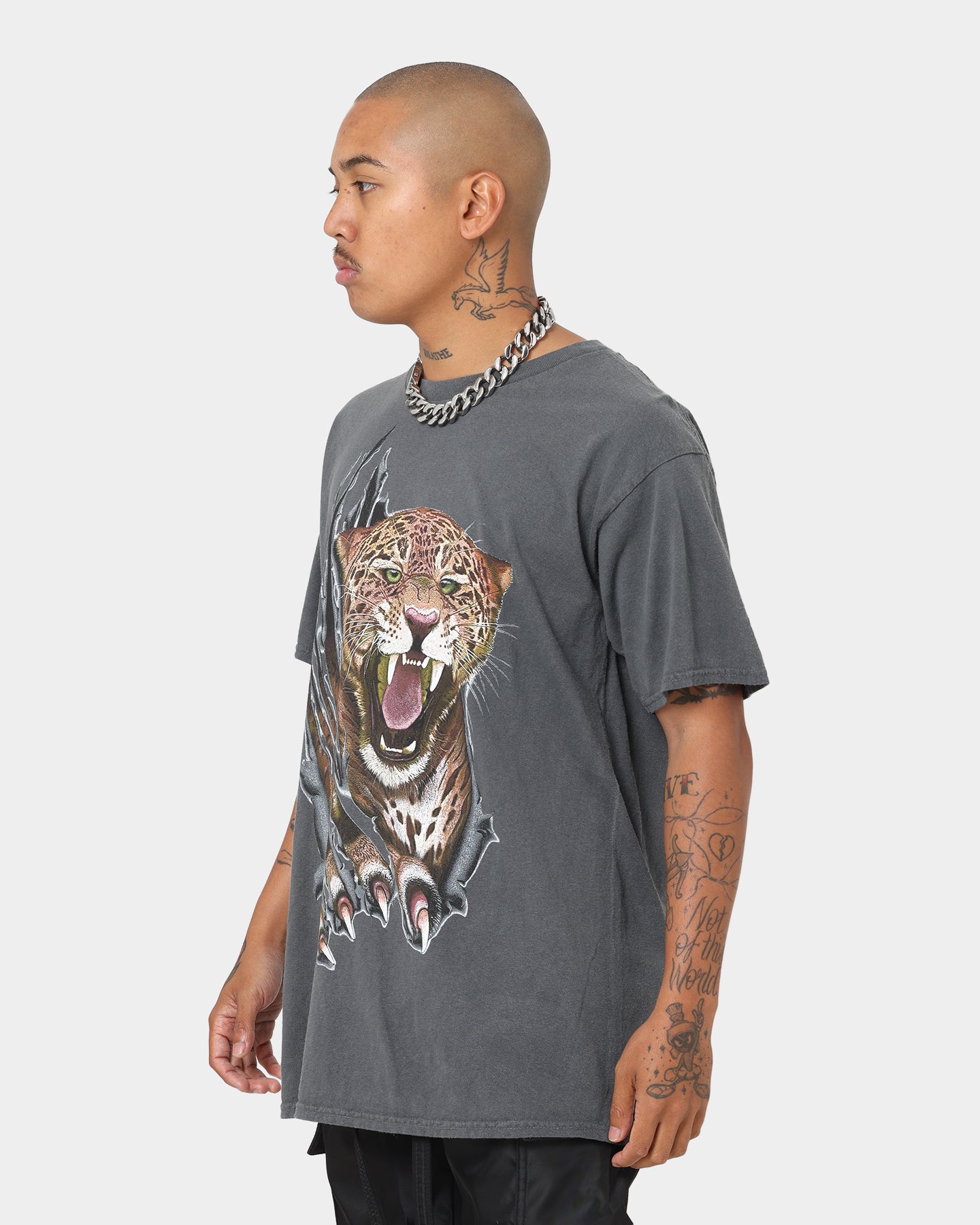 Vintage American Thrift OG Leopard Print T-Shirt in Off Black - Stylish Retro Tee for Casual Wear & Street Fashion