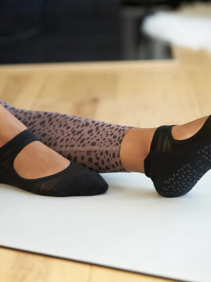 Tavi Emma Non-Slip Grip Socks for Women - Yoga, Pilates, Barre & Workout - Anti-Skid Socks with Arch Support & Breathable Fabric
