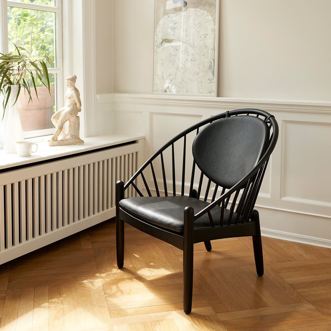 J166 Jorna Lounge Armchair - Modern Accent Chair for Living Room, Bedroom & Office - Comfortable Upholstered Armchair with Sturdy Metal Legs - Perfect for Relaxing, Reading & Small Spaces