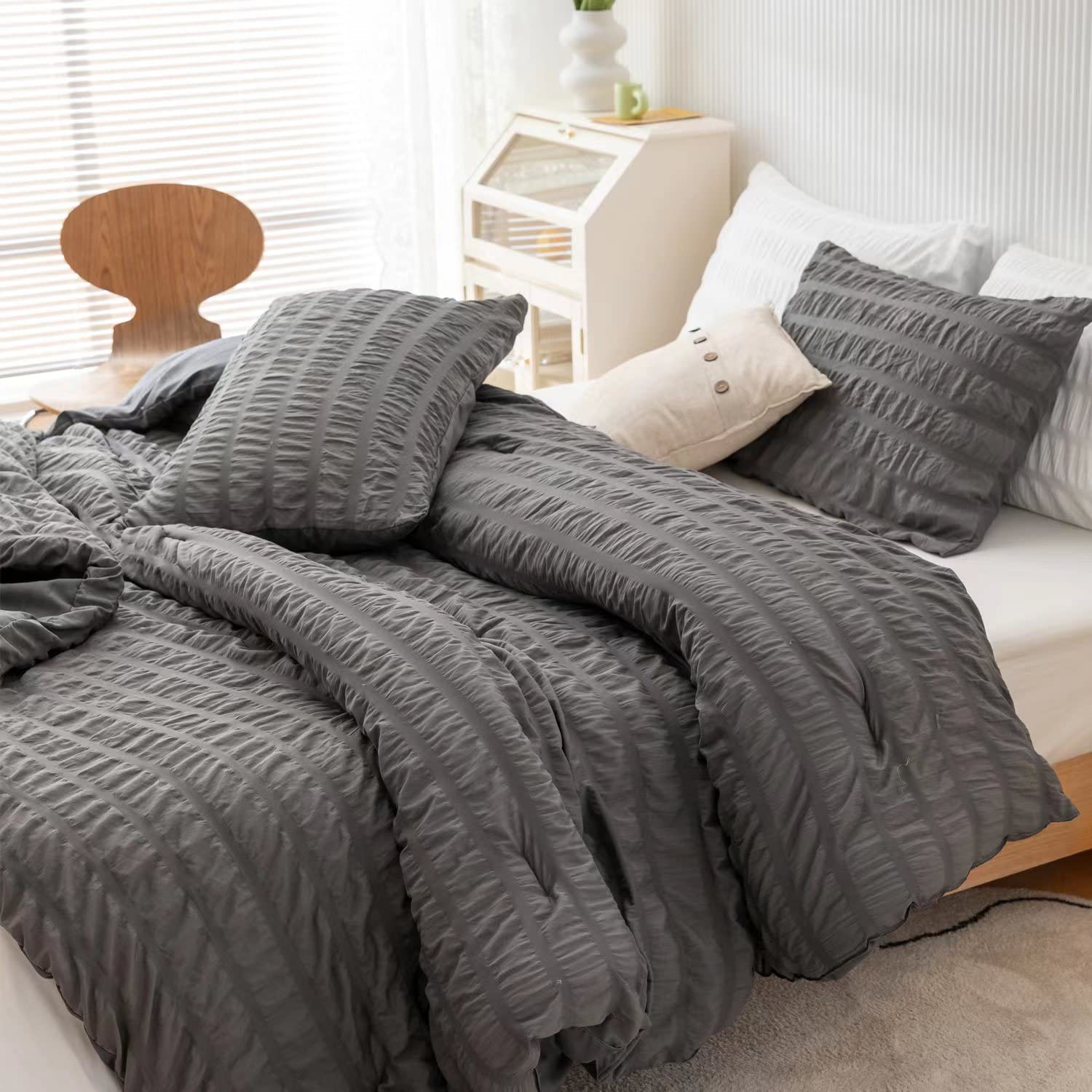 Sumfunry Seersucker Comforter Set - 3 Piece Queen Size All Season Lightweight Bedding | Soft, Breathable & Easy Wash | Includes 1 Comforter & 2 Pillowcases | Grey | Perfect for Guest Rooms, Dorms & Cozy Bedroom Decor