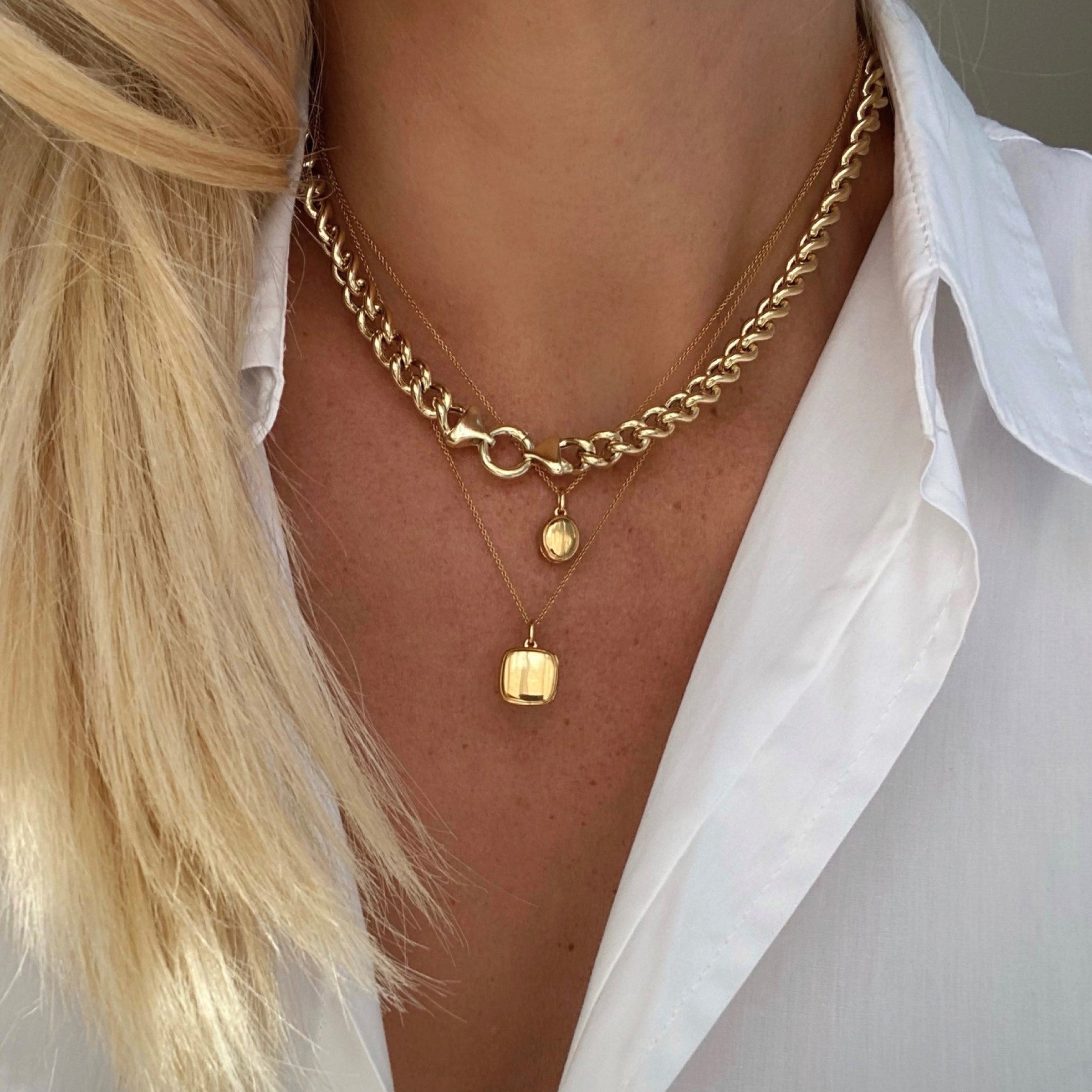 Personalized Engravable Oval Mini Locket Necklace in 14K Gold - Perfect for Anniversary Gifts, Valentine's Day & Keepsake Jewelry