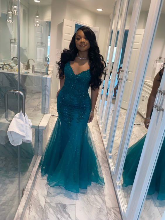 Emerald Green Mermaid Prom Dress with Lace & Tulle - Elegant Evening Gown J4723 for Homecoming, Wedding, Party & Special Occasions