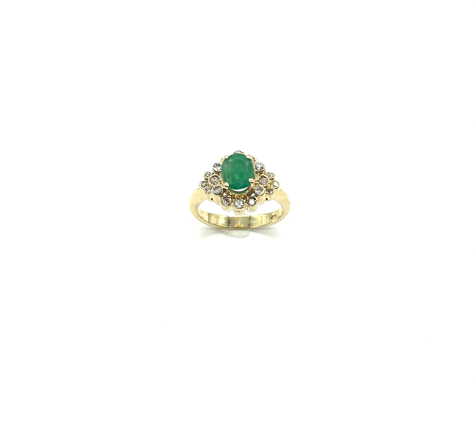 Exquisite Women's Diamond & Emerald Bezel Cluster Ring - 14K Gold Vintage Style Jewelry for Engagement, Anniversary & Special Occasions