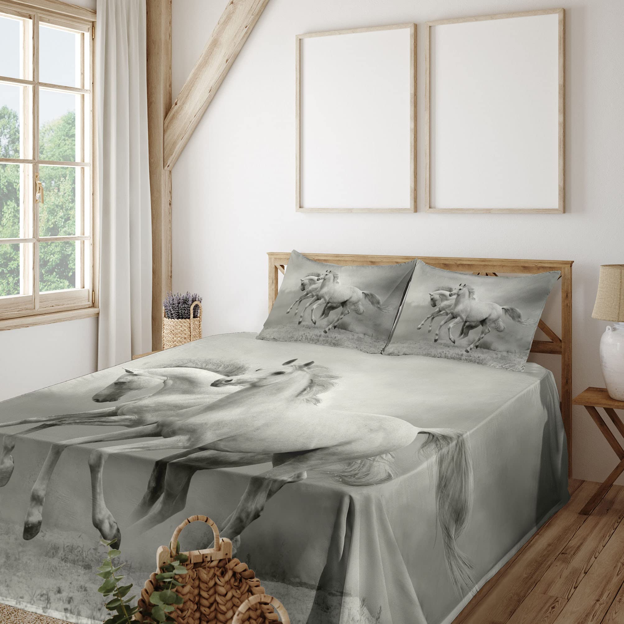 Ambesonne 4-Piece King Size Horse Print Bedding Set - Fitted & Flat Sheet with Pillowcases, Black & White Running Horses Design for Passionate Freedom Lovers | Perfect for Western, Ranch, or Equestrian Themed Bedrooms