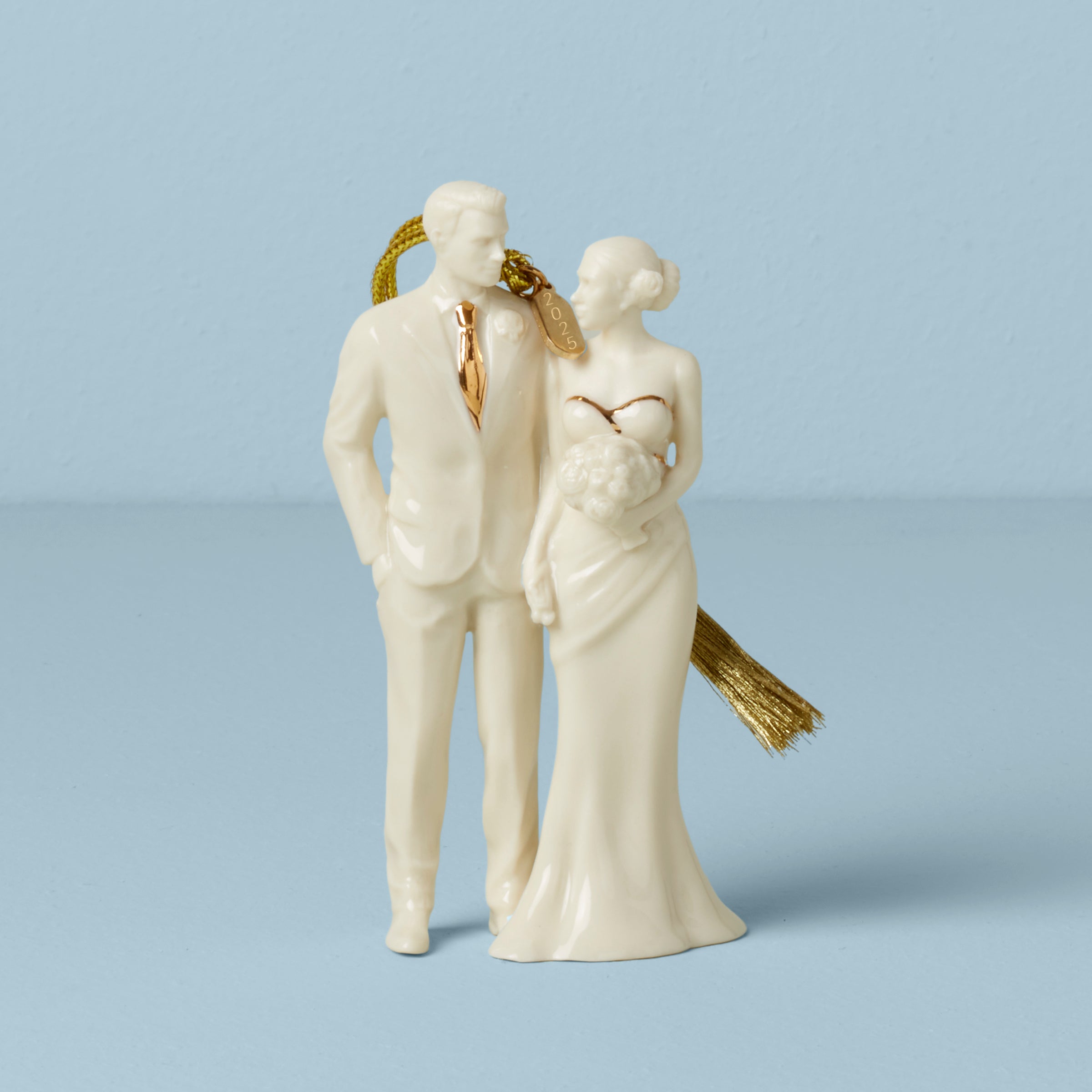 2025 Wedding Couple Ornament - Personalized Bride & Groom Christmas Tree Decoration for Newlyweds, First Christmas Together, or Anniversary Gift