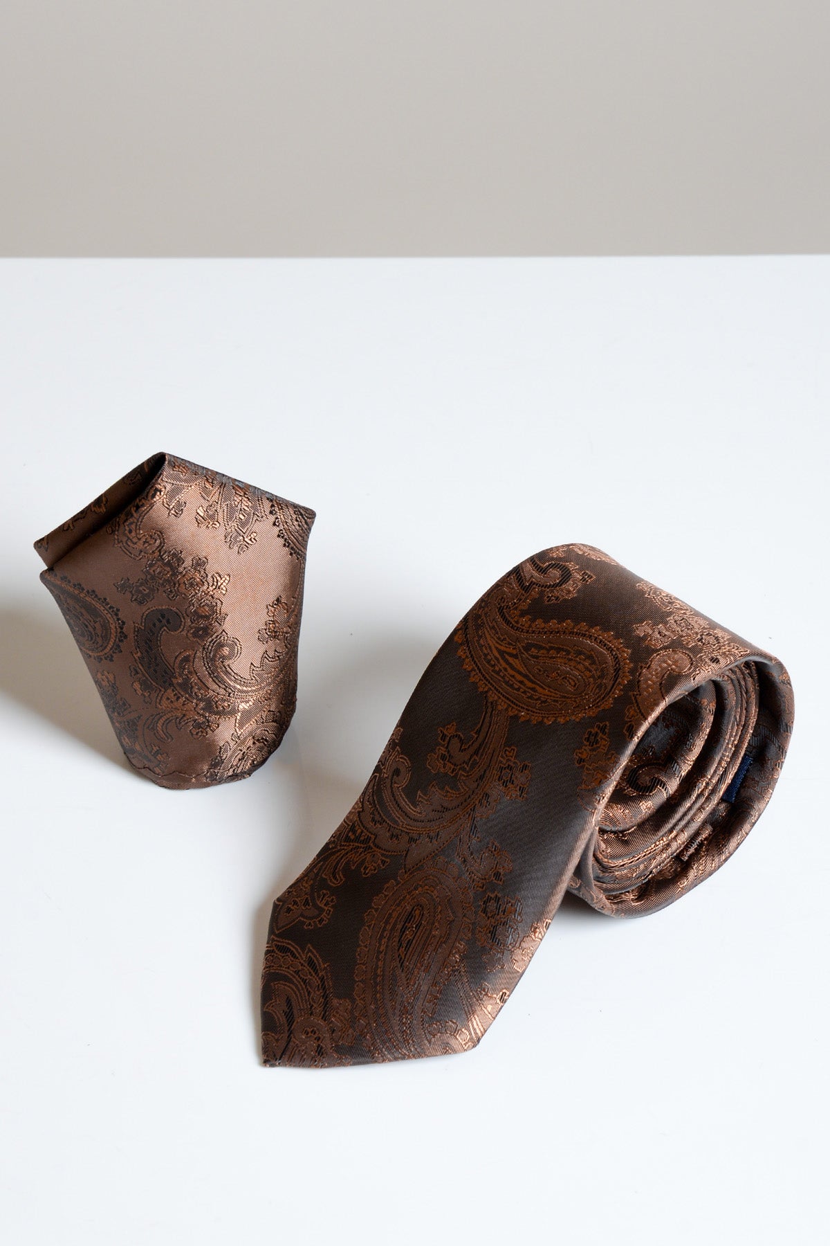 Stylish Brown Paisley Tie and Pocket Square Set for Men - Premium Silk Necktie & Handkerchief Combo - Perfect for Weddings, Business Meetings & Formal Events