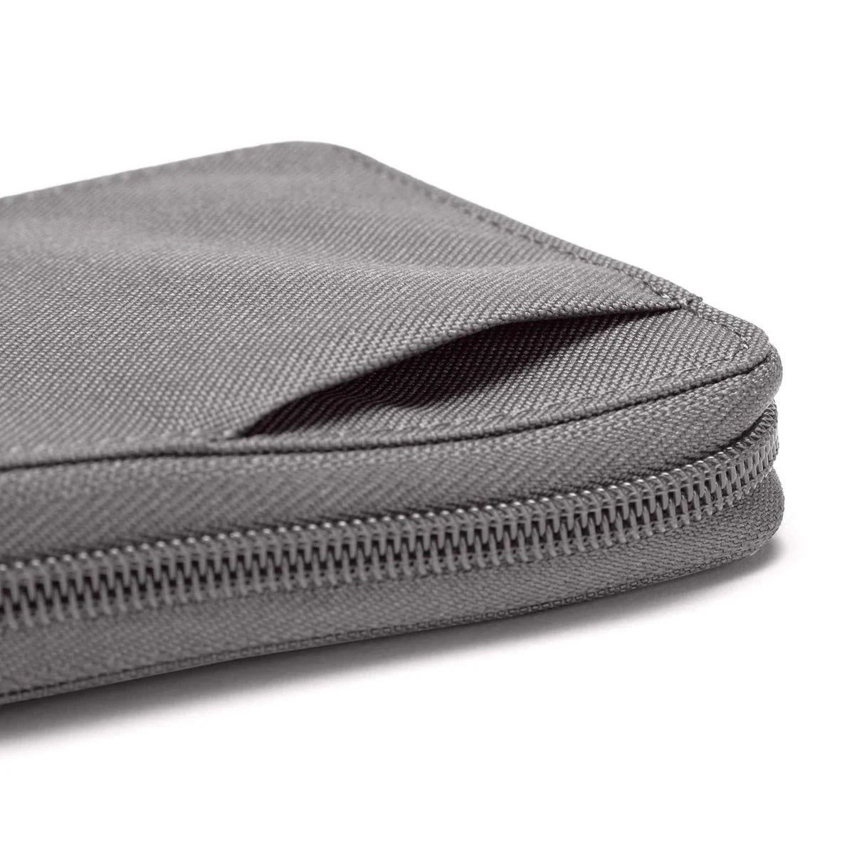 Pacsafe RFIDsafe™ RFID Blocking Zip Around Wallet - Secure Travel & Everyday Use for Credit Cards, Passport & Cash - Anti-Theft Protection for Commuting, Shopping & Vacations