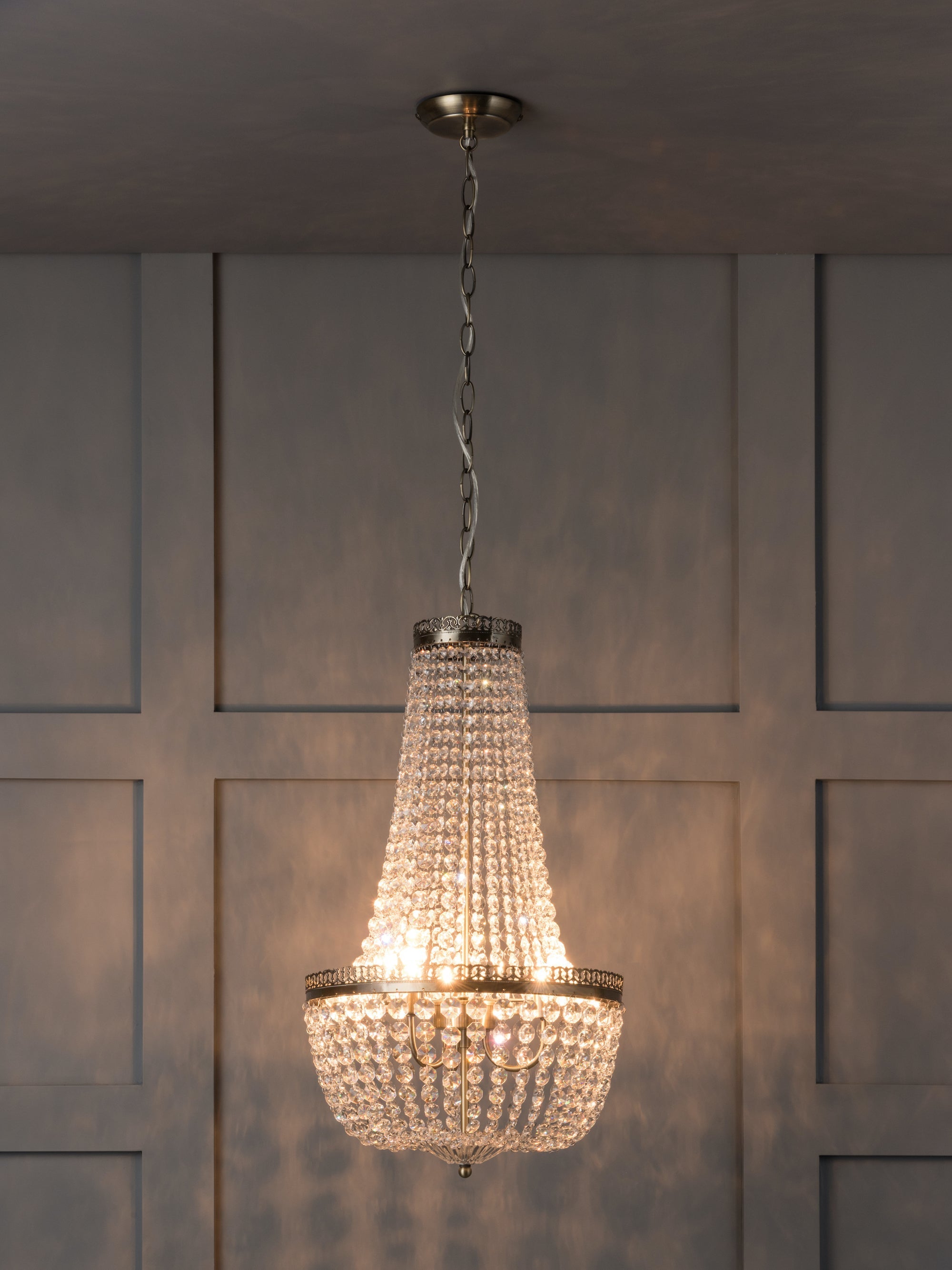 Pioneer 3-Light Antique Brass Crystal Glass Chandelier - Elegant Dining Room & Bedroom Ceiling Lighting Fixture