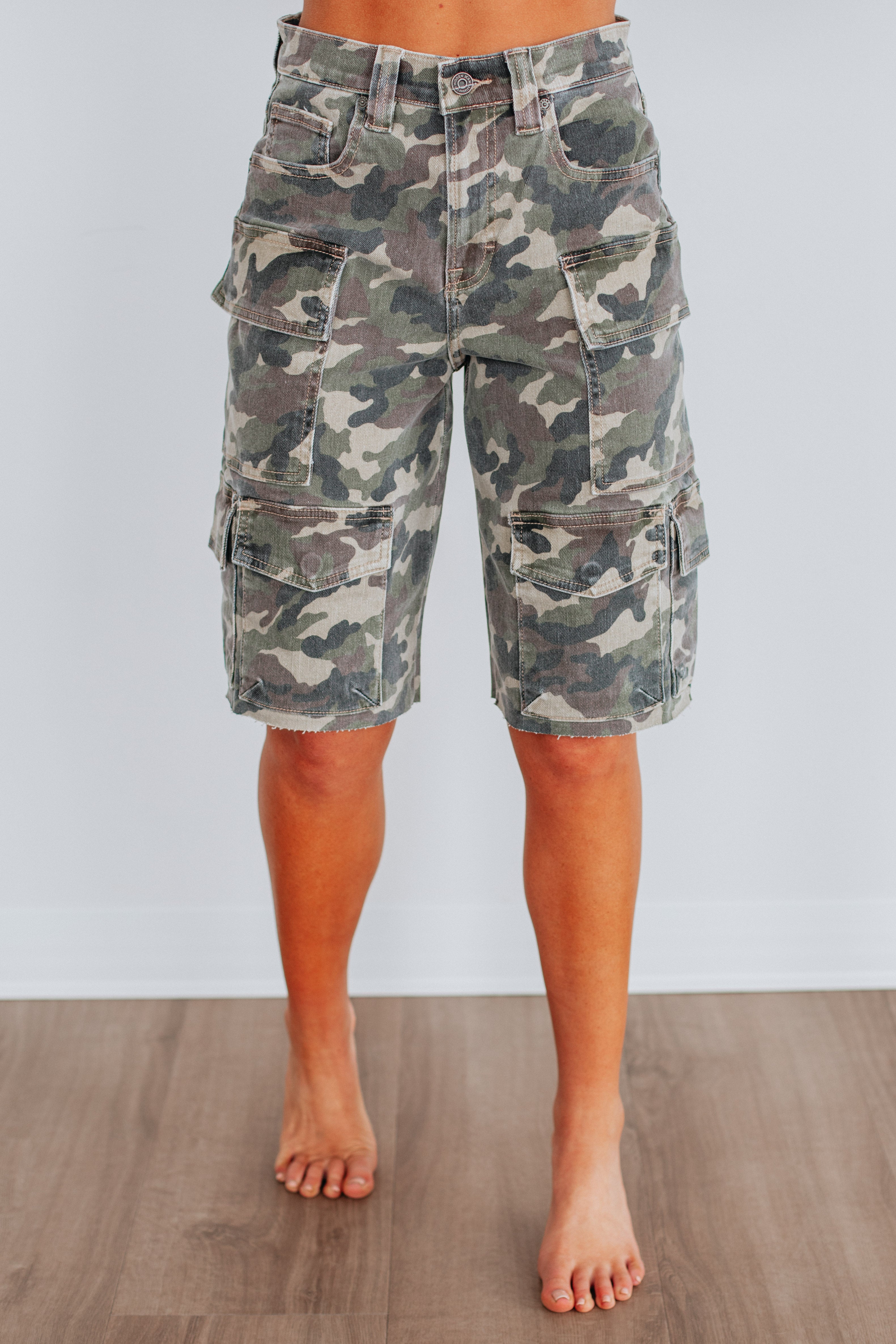 Alyx Hidden Cargo Shorts for Men - Stylish Utility Pants with Multiple Pockets | Perfect for Outdoor Activities, Travel & Streetwear Fashion