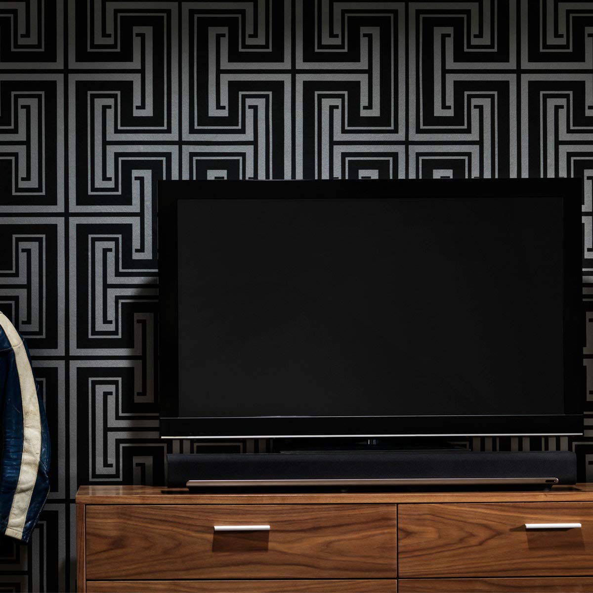 Sonos Playbar - Premium Wireless TV Soundbar with Alexa Compatibility | High-Quality Streaming for Movies & Music | Perfect for Home Theater & Living Room Entertainment (Renewed)