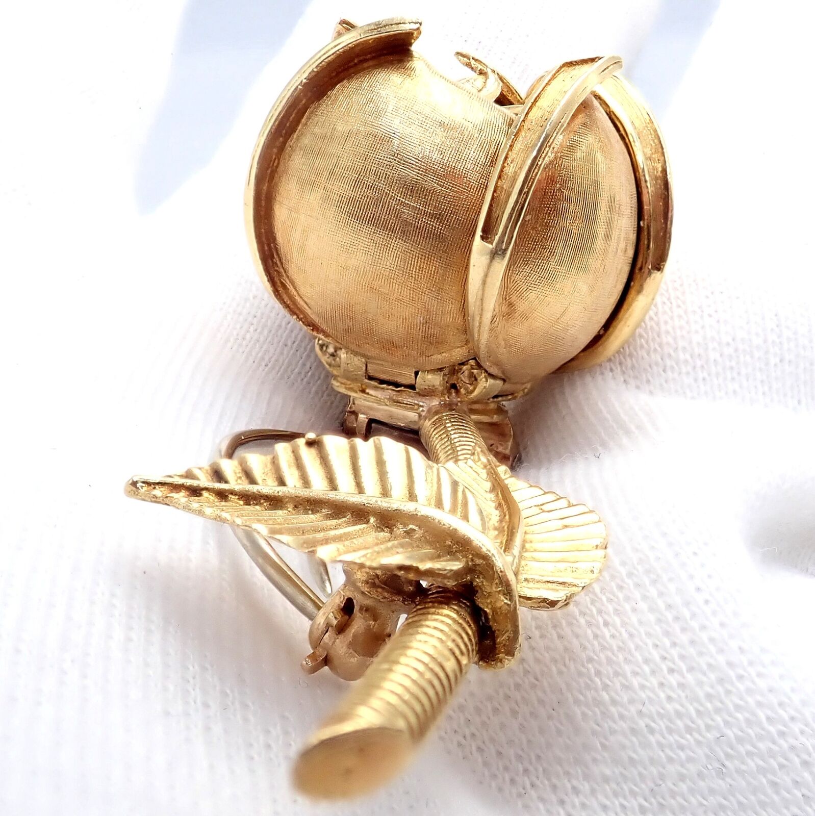 Hammerman Brothers 18k Yellow Gold Diamond Rose Flower Brooch Pin - Elegant Day & Night Jewelry for Women, Perfect for Weddings, Parties & Special Occasions
