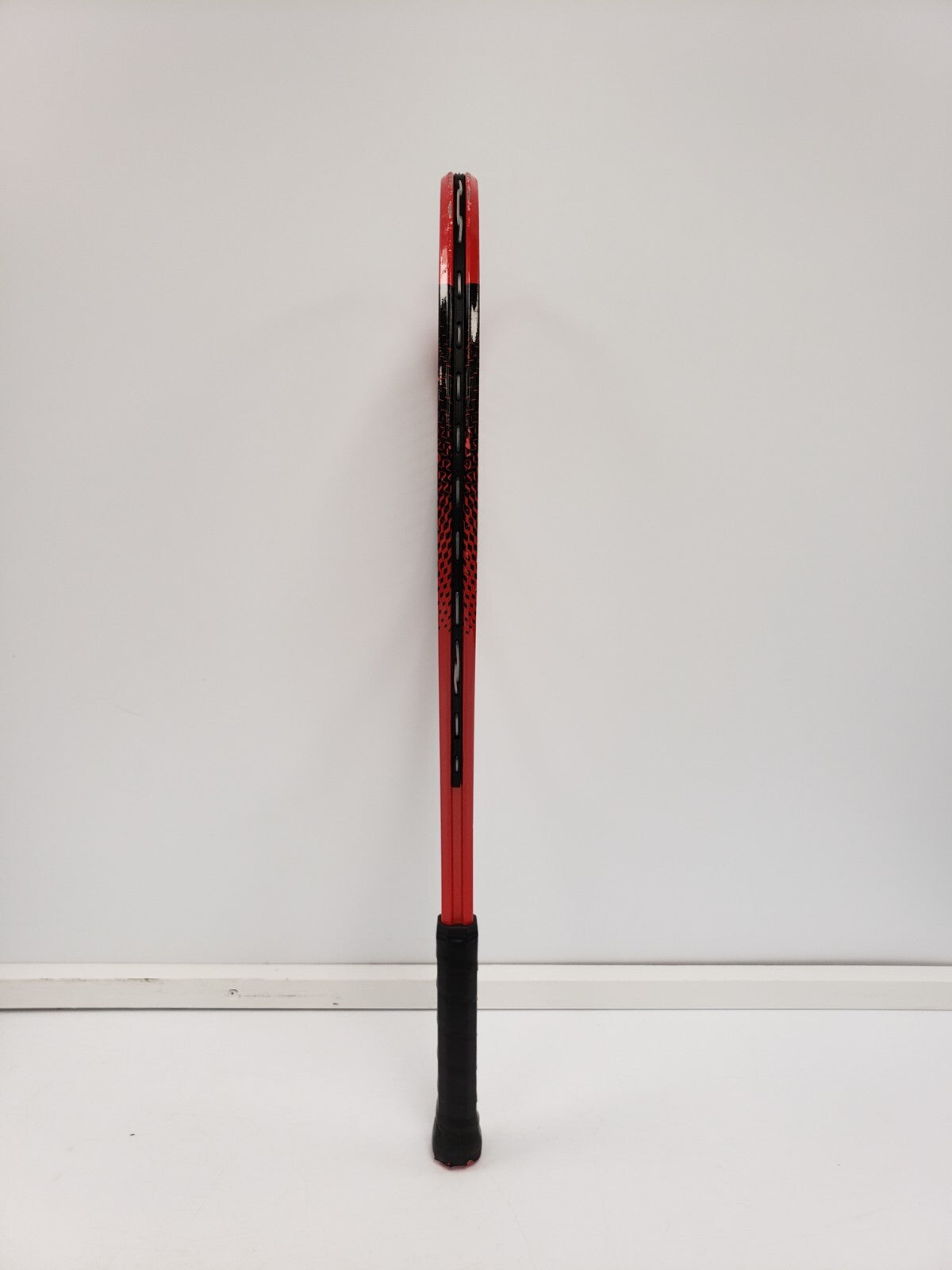 Wilson Federer Tennis Racket - Professional Tennis Racquet for Adults & Juniors - Perfect for Training, Matches & Recreational Play