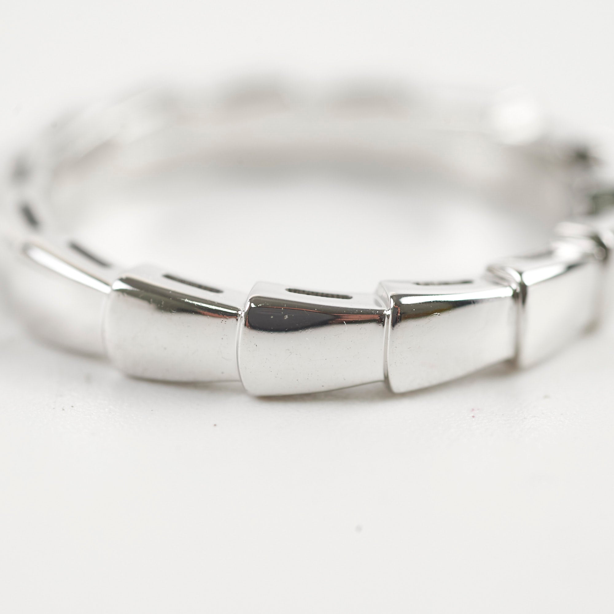 Bvlgari Serpenti Viper Ring 18k White Gold Size 59 - Luxury Snake Jewelry for Women, Elegant Gift for Her, Perfect for Weddings & Special Occasions