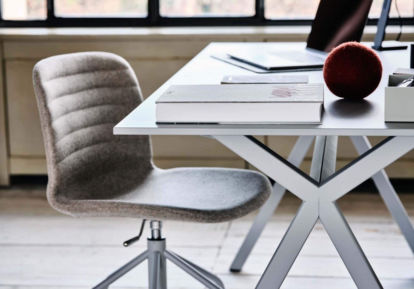 Midj 29-Inch Dama Desk Table - Compact & Stylish Writing Desk for Home Office, Study, or Dorm Room - Perfect for Small Spaces & Workspaces