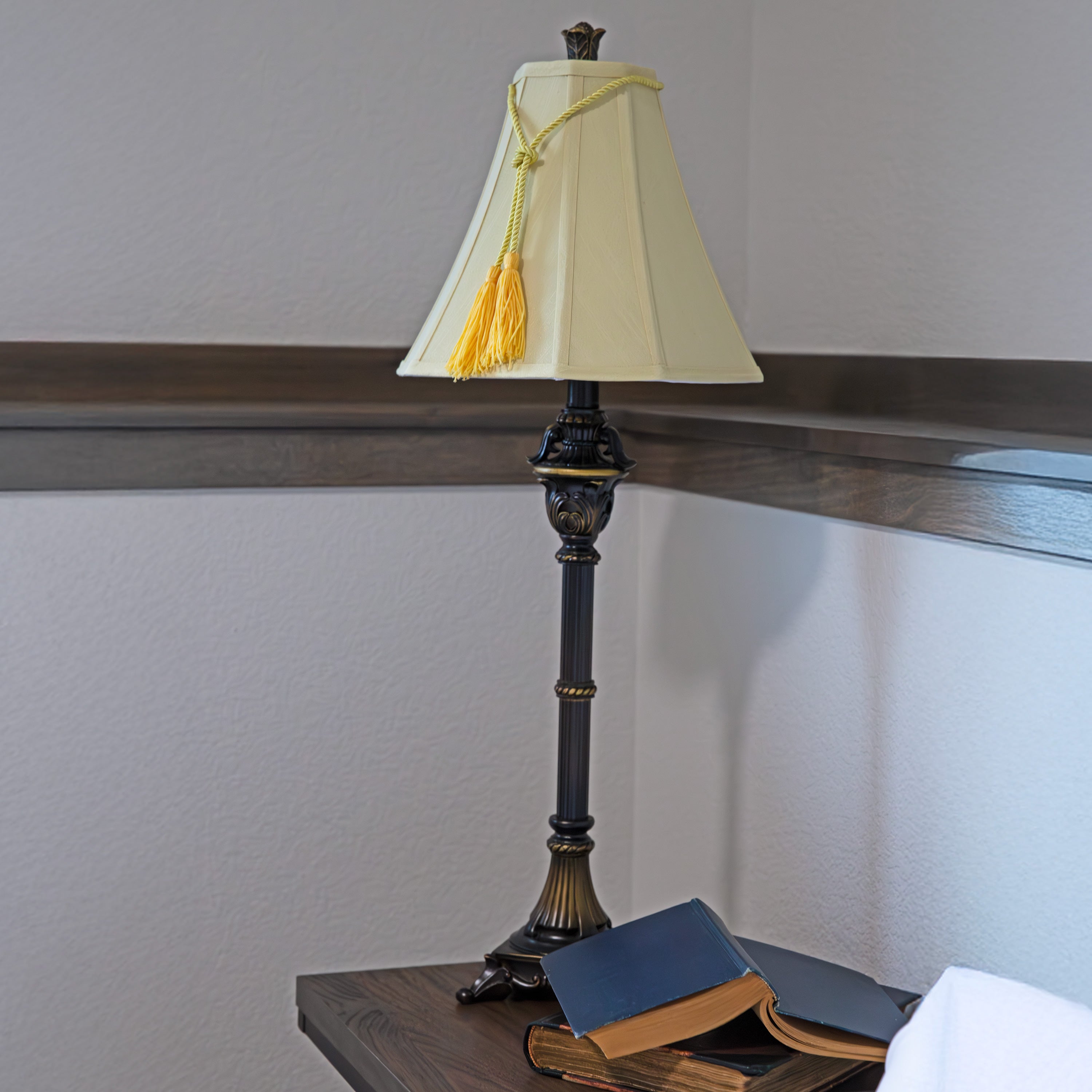Sunnydaze Home Grandeur Resin Table Lamp Set of 2 - 28.75 Inch Height, Modern Decorative Lighting for Living Room, Bedroom & Office - Warm White LED Bulb Included