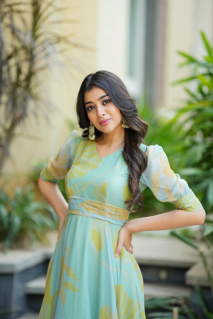Luxury Designer Party Gowns for Women - Elegant Evening Dresses for Prom, Wedding & Special Occasions | DD549 Collection