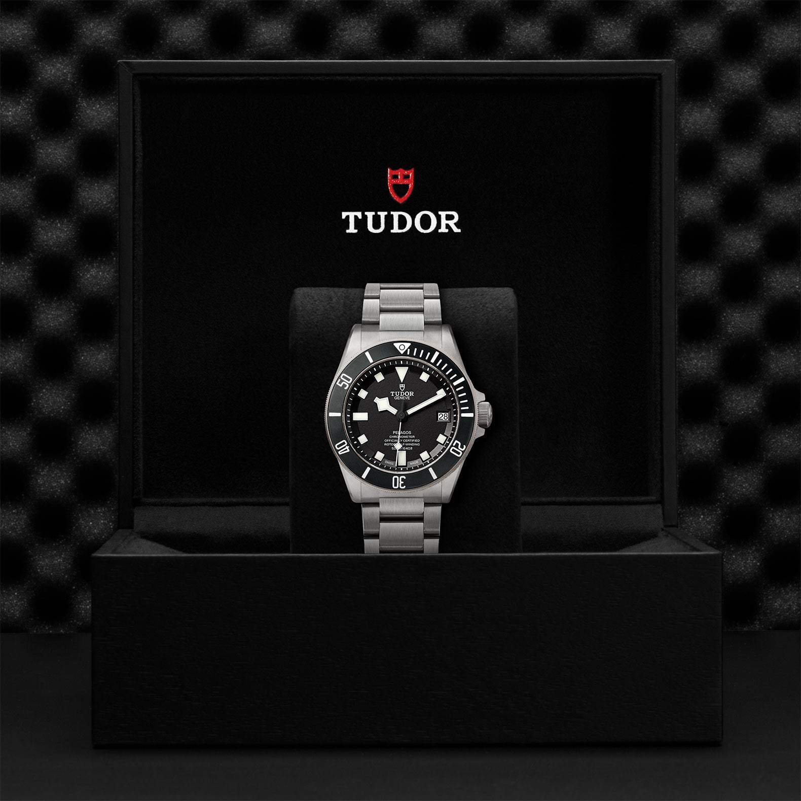 Pelagos M25600TN-0001 Men's Luxury Dive Watch - Perfect for Scuba Diving, Water Sports & Everyday Wear
