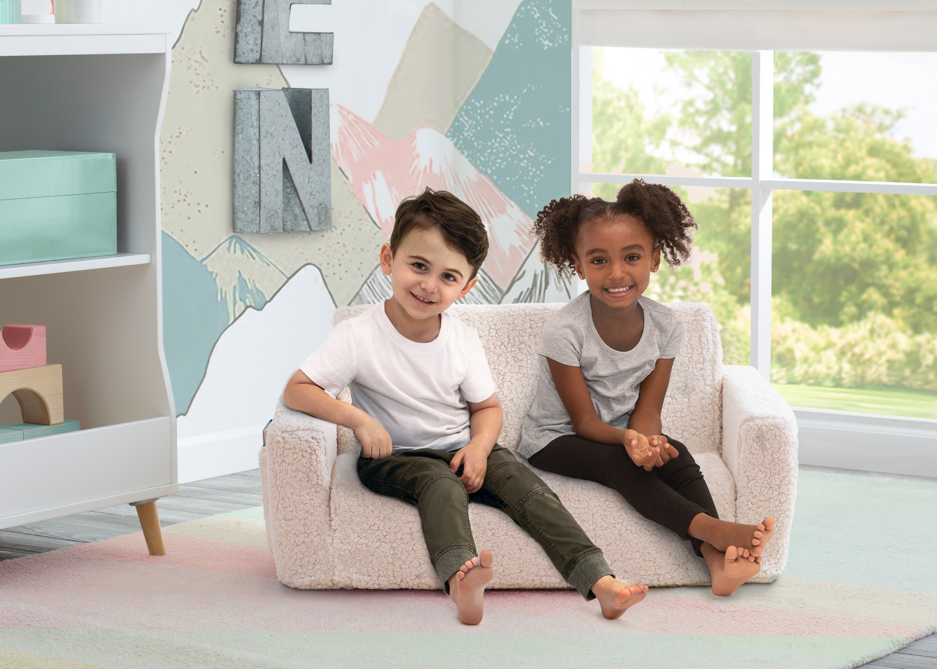 CoZee Flip Out Sherpa 2-in-1 Convertible Kids Sofa to Lounger - Soft & Comfortable for Playroom, Nursery or Bedroom - Perfect for Reading, Napping & Relaxing
