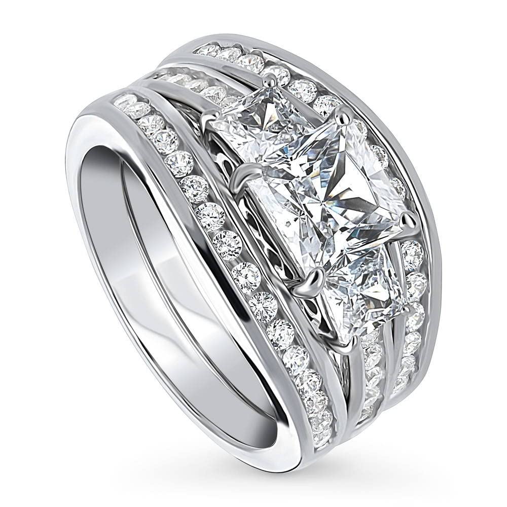 BERRICLE Sterling Silver 3-Stone Wedding Engagement Ring Set - 1.6 Carat Princess Cut Cubic Zirconia CZ Rings for Women, Rhodium Plated, Size 4-10 - Perfect for Proposals, Anniversaries & Bridal Jewelry Gifts