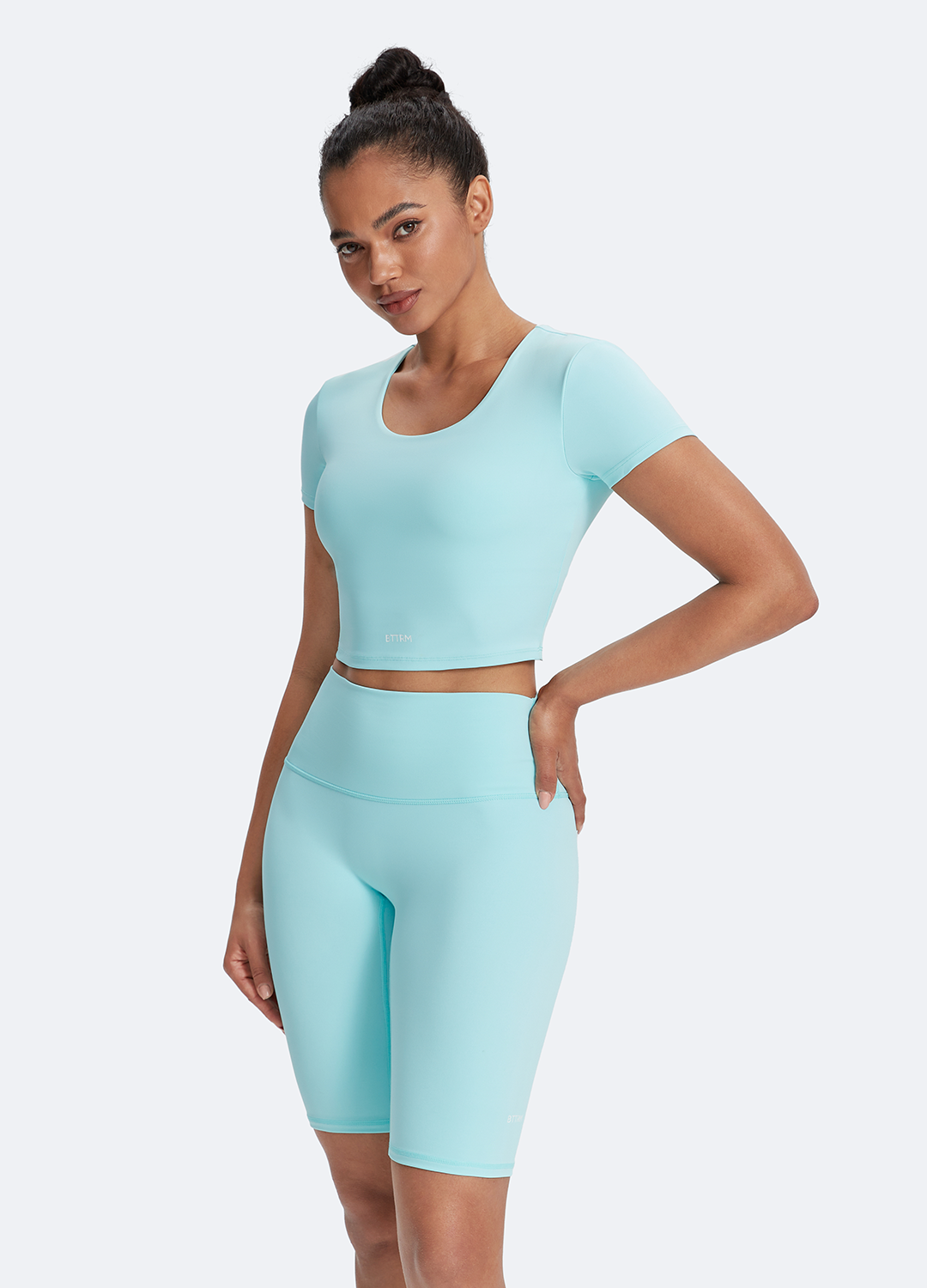 Women's Stylish Round Neck Crop Top - Trendy Short Sleeve Casual T-Shirt for Summer Outfits, Beach Wear, and Street Fashion