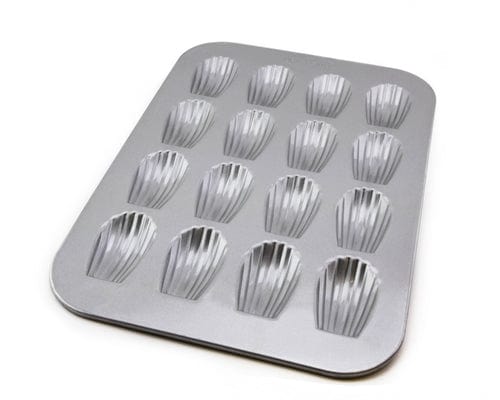 USA Pan 16 Well Non-Stick Madeleine Pan - Professional French Shell-Shaped Baking Mold for Home Bakers & Pastry Chefs - Perfect for Tea Time, Holiday Treats & Gift Giving
