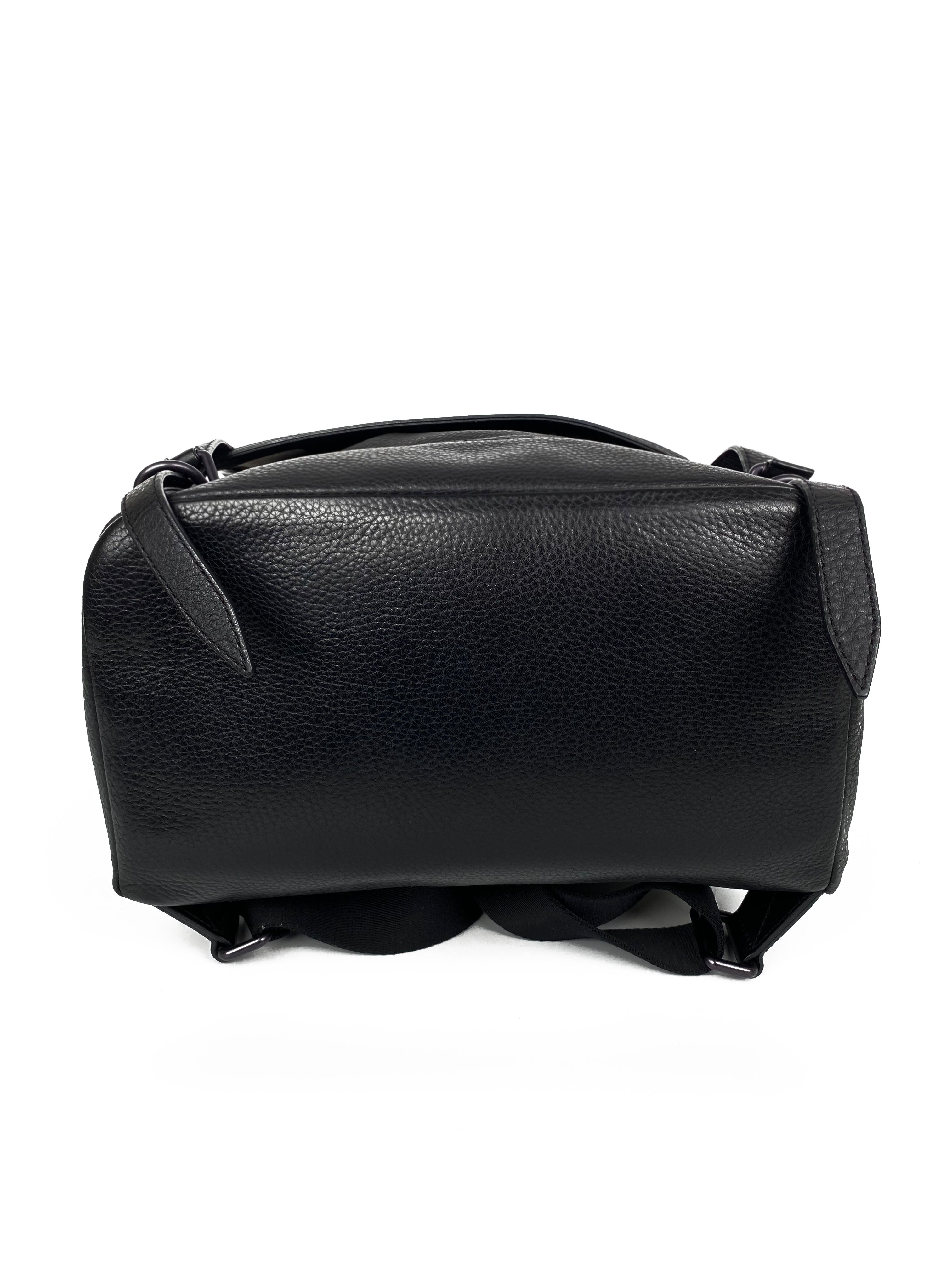 Burberry Men's Black Extra Large Rucksack Backpack - Stylish Durable Travel & Work Backpack for Business Professionals & Commuters