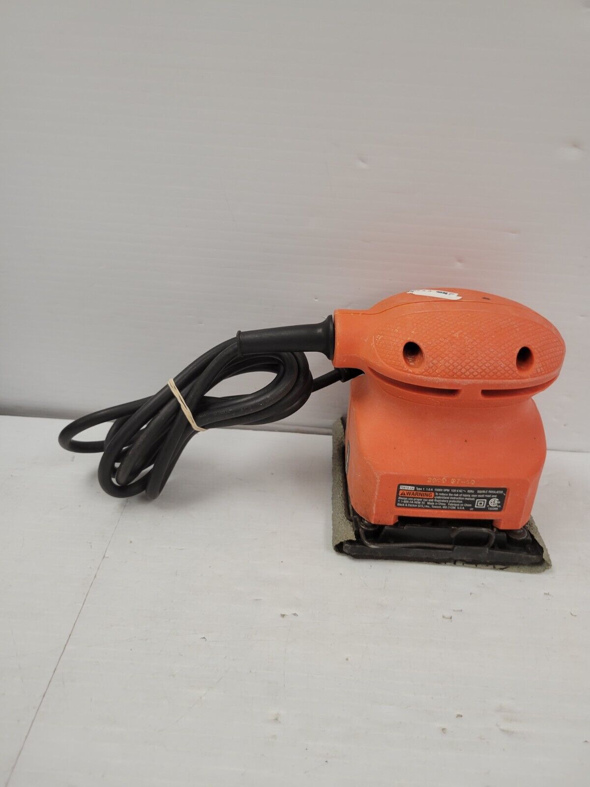 Black & Decker 70410 CA 5-Inch Random Orbit Sander - Powerful Electric Sander for Woodworking, Sanding & Finishing - Perfect for DIY Projects & Professional Use
