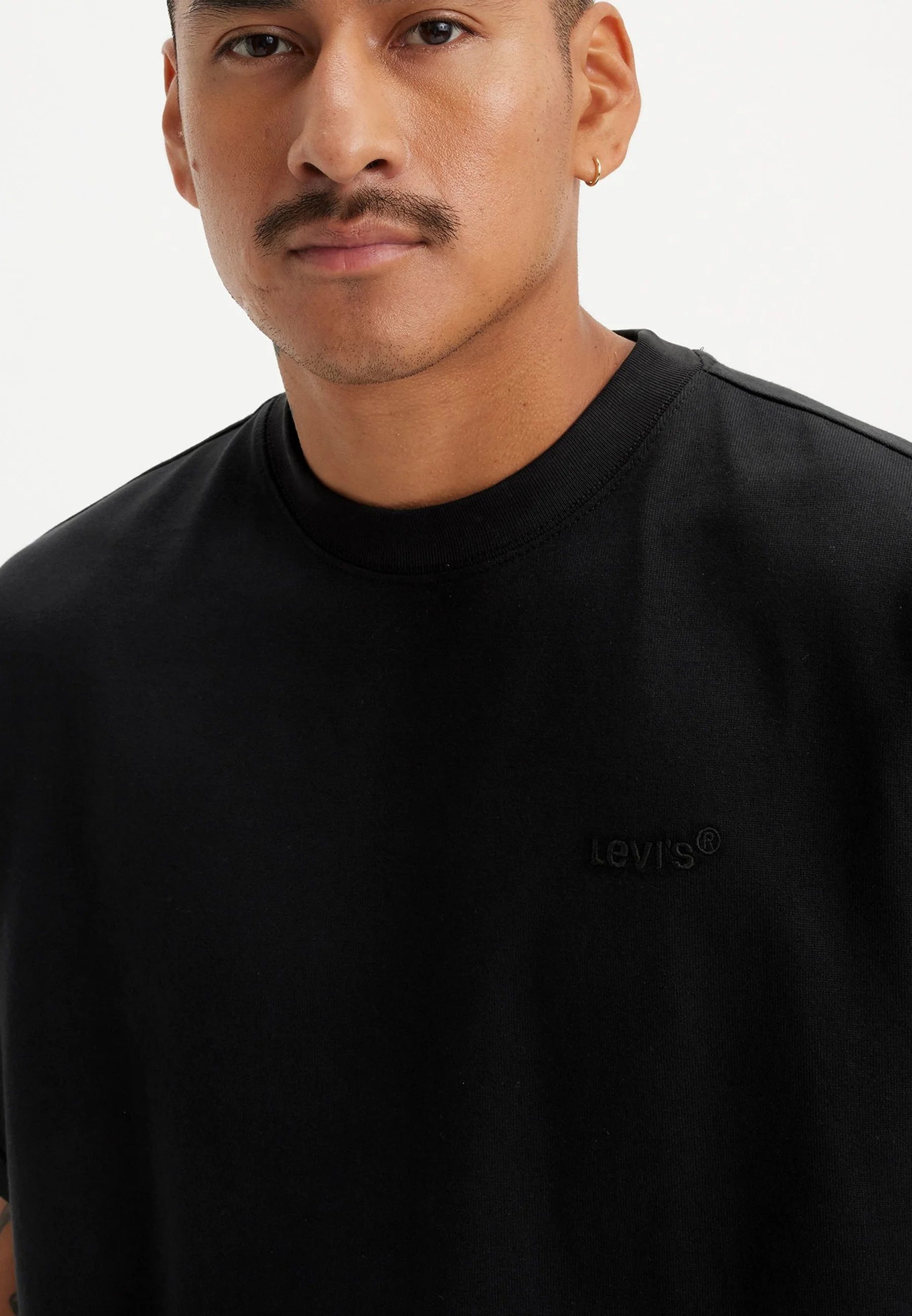 Levi's Relaxed Vintage Embroidered T-Shirt for Men - Soft Cotton Black Tee - Casual Wear & Retro Style Outfit