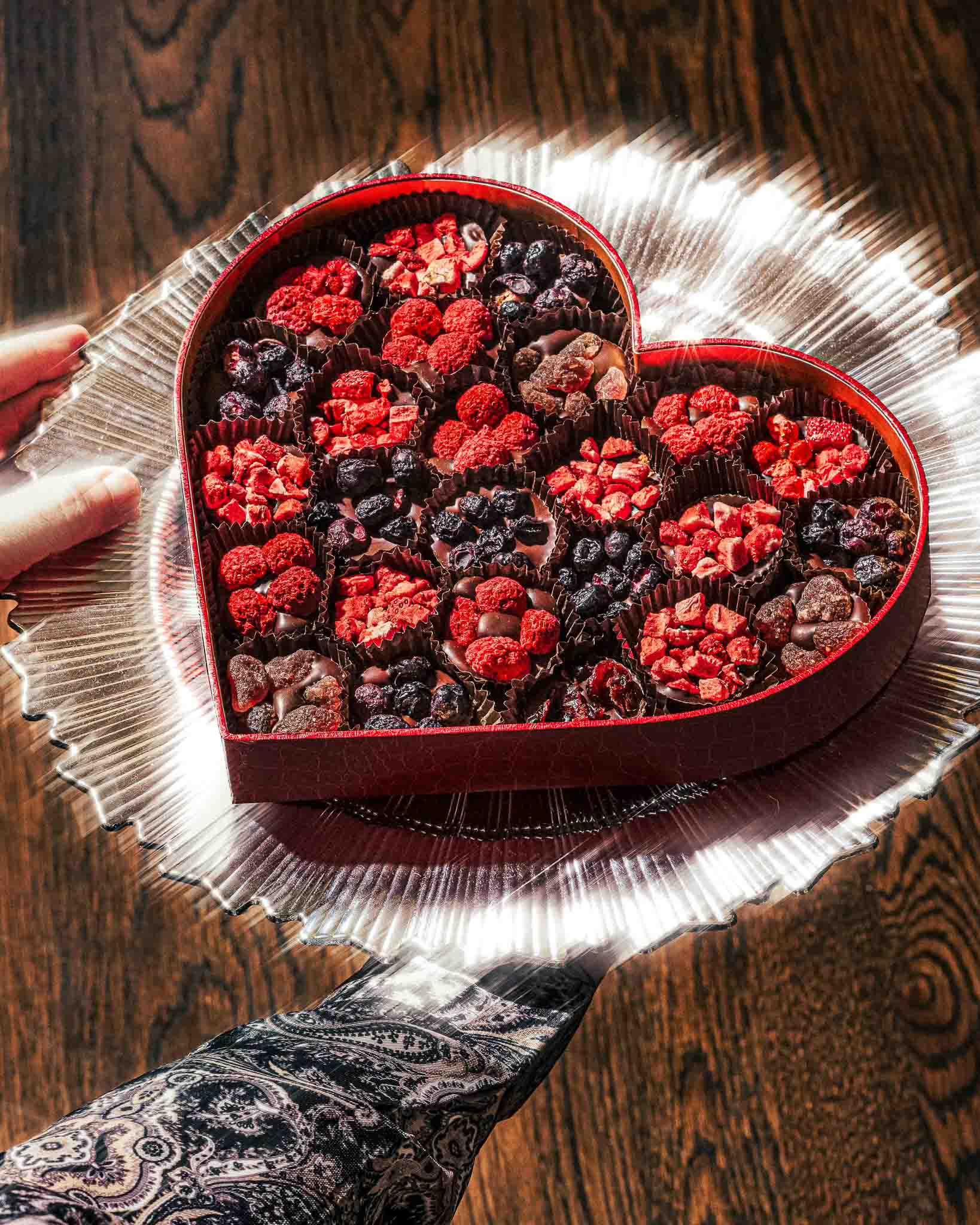 Delicious Berry Bouquet Chocolate Heart Box - Gourmet Assorted Chocolate Gift for Valentine's Day, Anniversary & Romantic Occasions - Perfect for Gifting, Date Nights & Special Celebrations