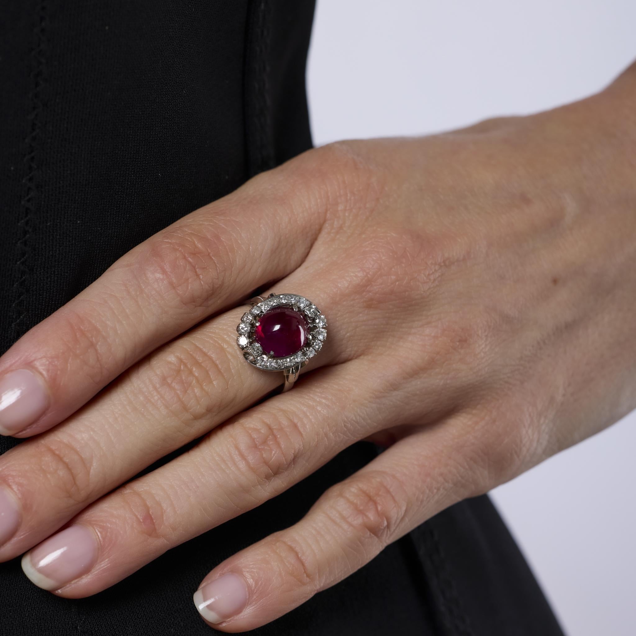 Vintage Mid Century 4.30 Carat Burma Ruby & Diamond Platinum Ring - Elegant Cabochon Cut Jewelry for Weddings & Special Occasions