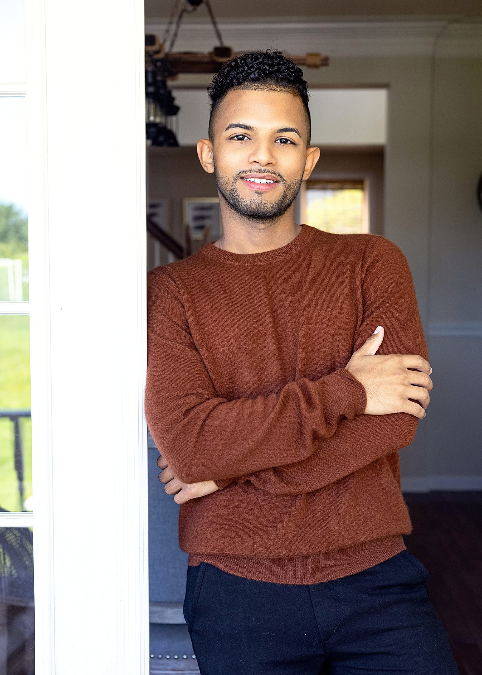 Velanio 100% Cashmere Men's Crewneck Sweater - Soft & Warm Winter Pullover for Men | Perfect for Office, Travel & Casual Outfits