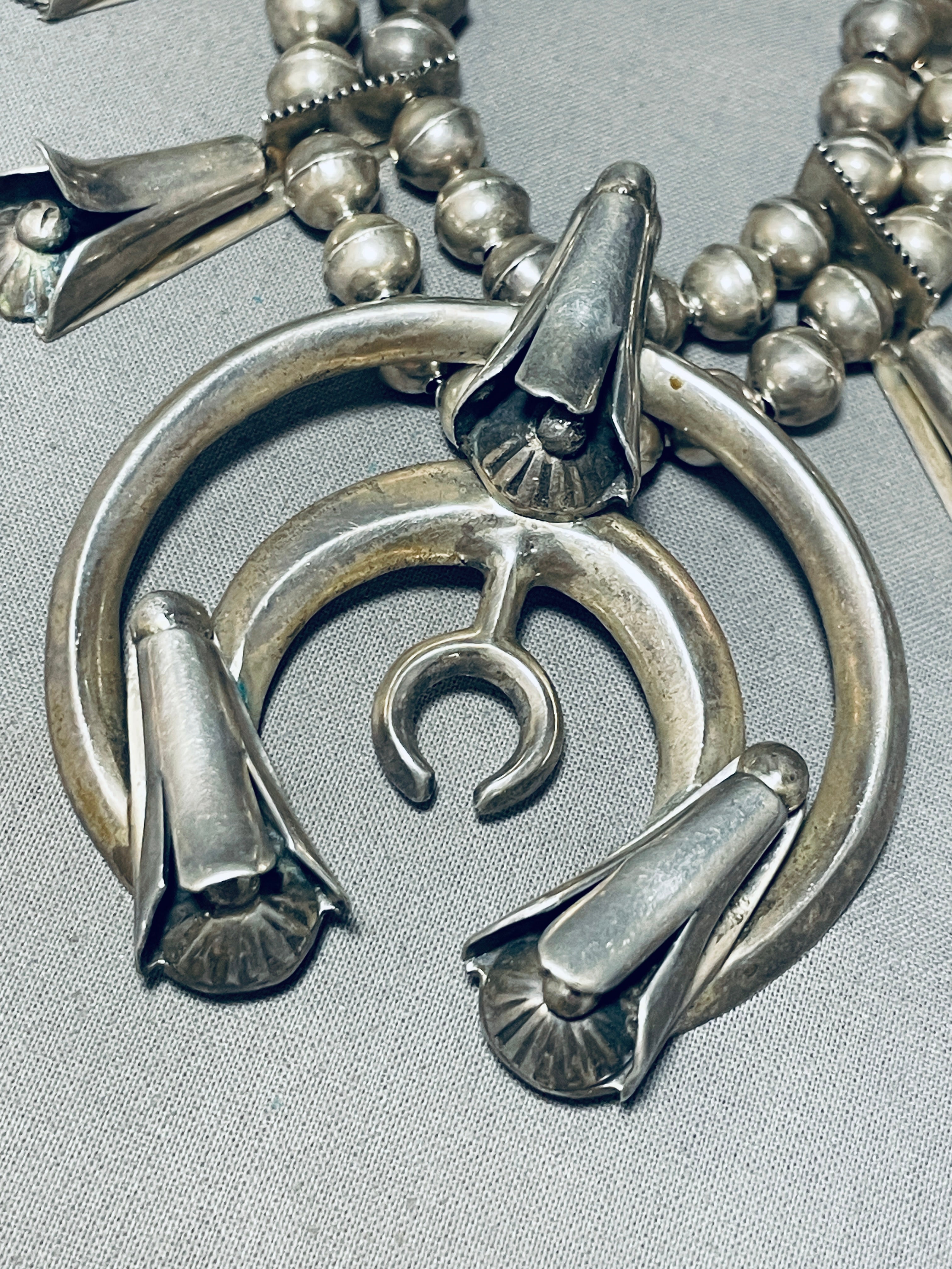187 Grams Fab!! Vintage Native American Navajo All Sterling Silver Squash Blossom Necklace
