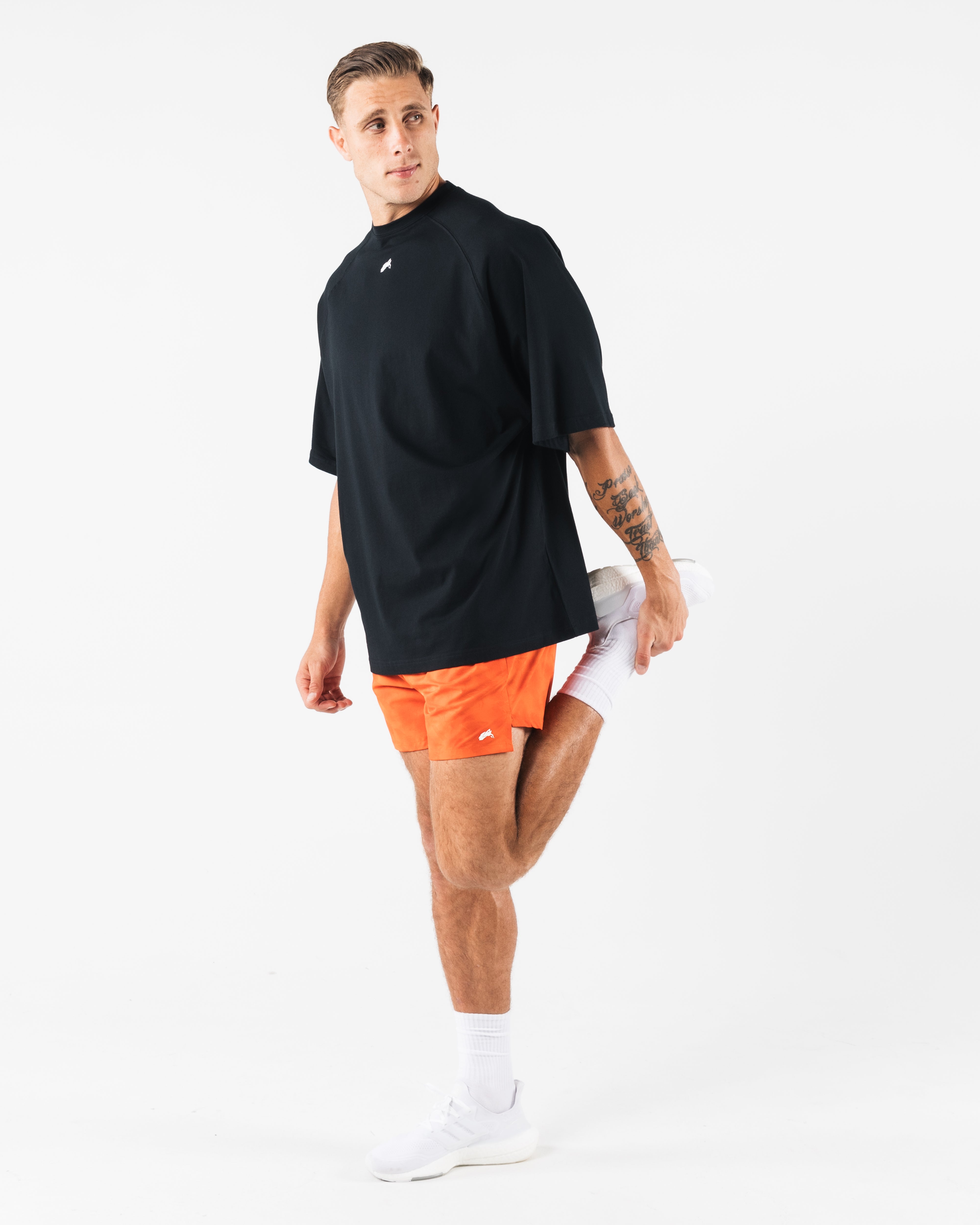 Dynamic Short Arsenal Print - Stylish Football Fan T-Shirt for Men - Perfect for Match Days, Casual Wear & Sports Events