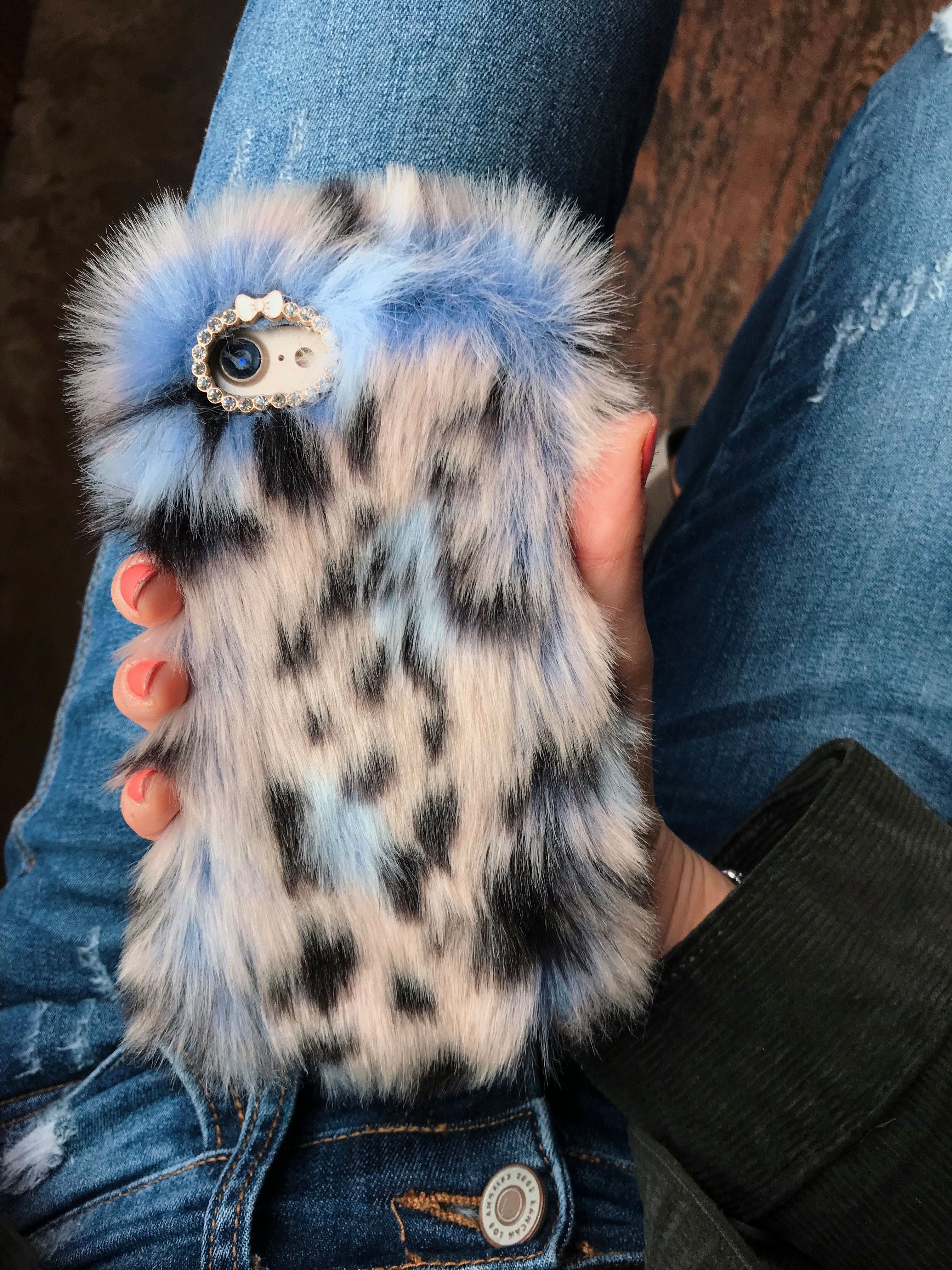 Stylish Blue Leopard Faux Fur iPhone Case - Soft Protective Cover for iPhone 13/14/15 Pro Max - Trendy Fashion Accessory for Women & Girls - Perfect for Daily Use, Parties & Photo Shoots