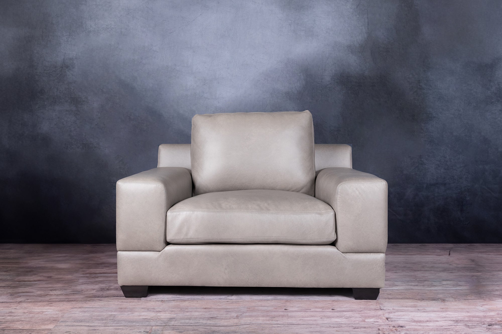 FLORENTINA CHAIR - Modern Accent Chair for Living Room, Bedroom & Office - Comfortable Upholstered Lounge Chair with Wooden Legs - Perfect for Home Decor, Reading Nook & Relaxation