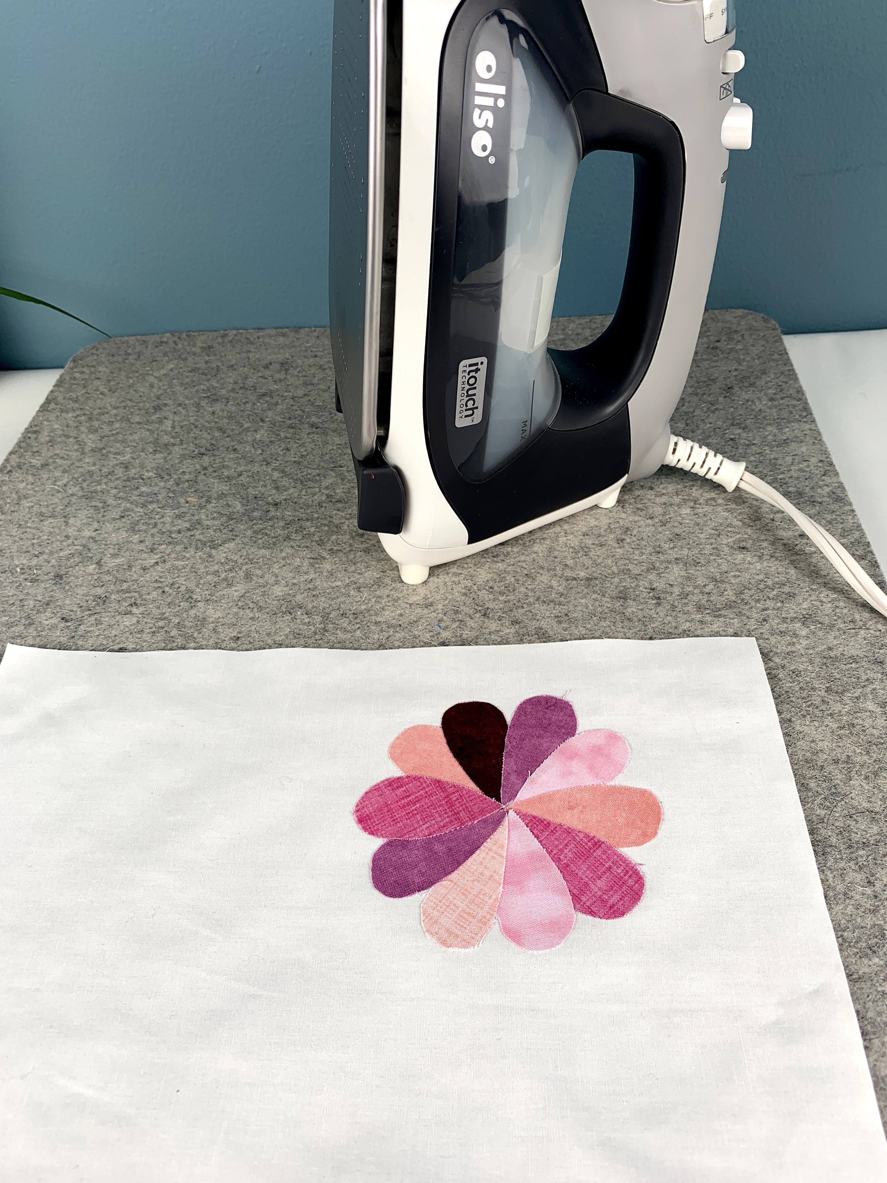 Non-Slip Silicone Applique Mat 12x12 Inches - Heat Resistant Crafting Mat for Sewing, Quilting & Embroidery - Perfect for DIY Projects & Fabric Cutting