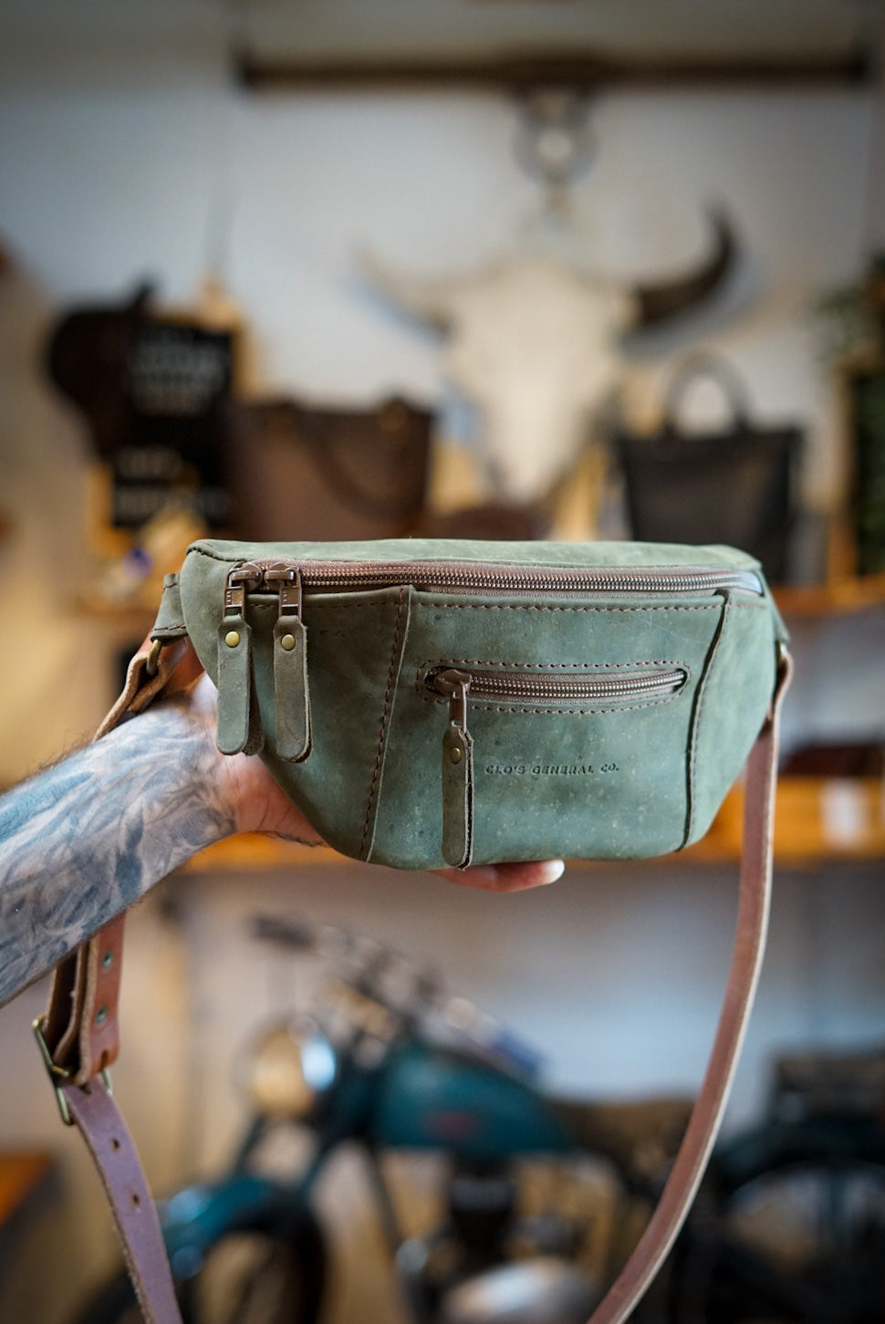 Stylish Olive Green Fanny Pack for Men & Women - Waterproof Waist Bag with Adjustable Belt - Perfect for Hiking, Travel, and Outdoor Activities