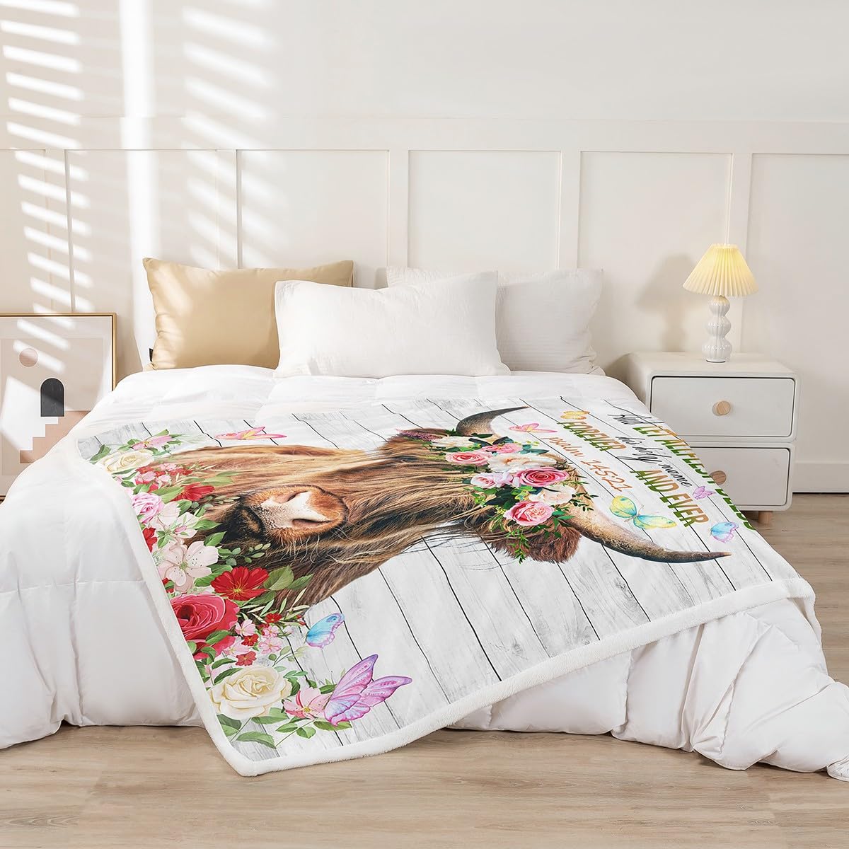 Feelyou Highland Cow Sherpa Blanket - Soft Plush Fleece Throw Blanket 50x60 Inches for Kids, Boys & Girls - Rose Highland Cattle Design for Sofa, Bed & Couch - Cozy Botanical Floral Fuzzy Blanket for Winter Nights & Home Decor