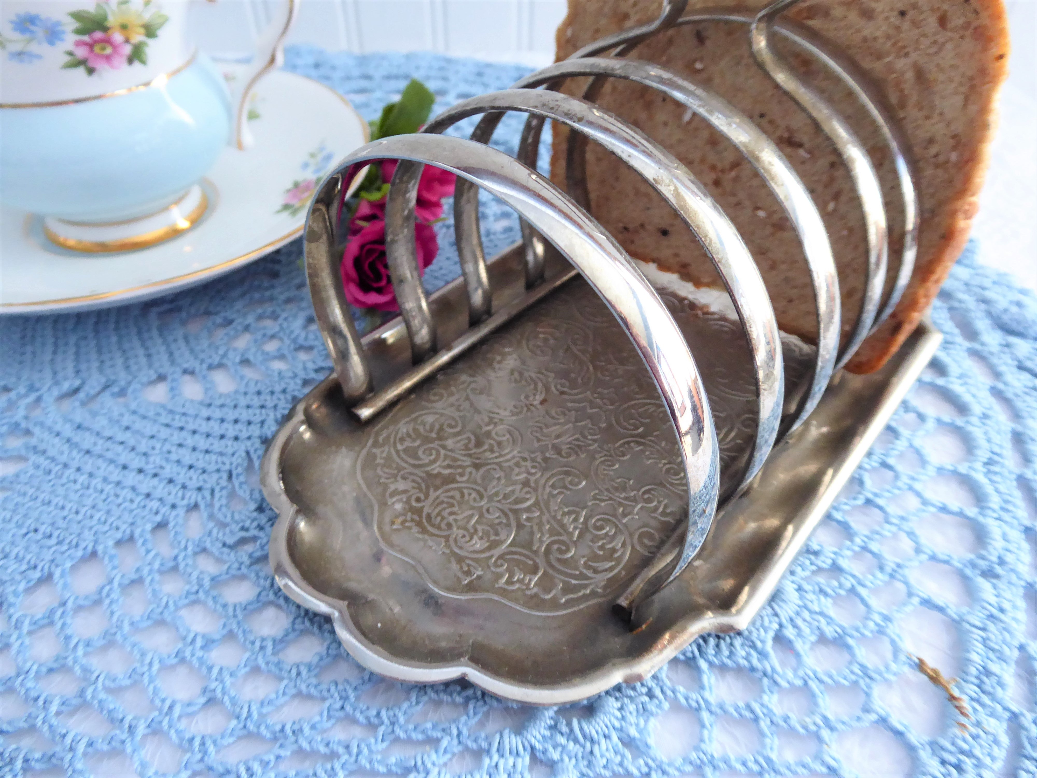 Vintage 1950s Silver Plated Toast Rack - 6 Slice Holder with Attached Crumb Tray - English Style Toast Letter Organizer - Perfect for Breakfast Table, Kitchen Decor & Retro Dining Display