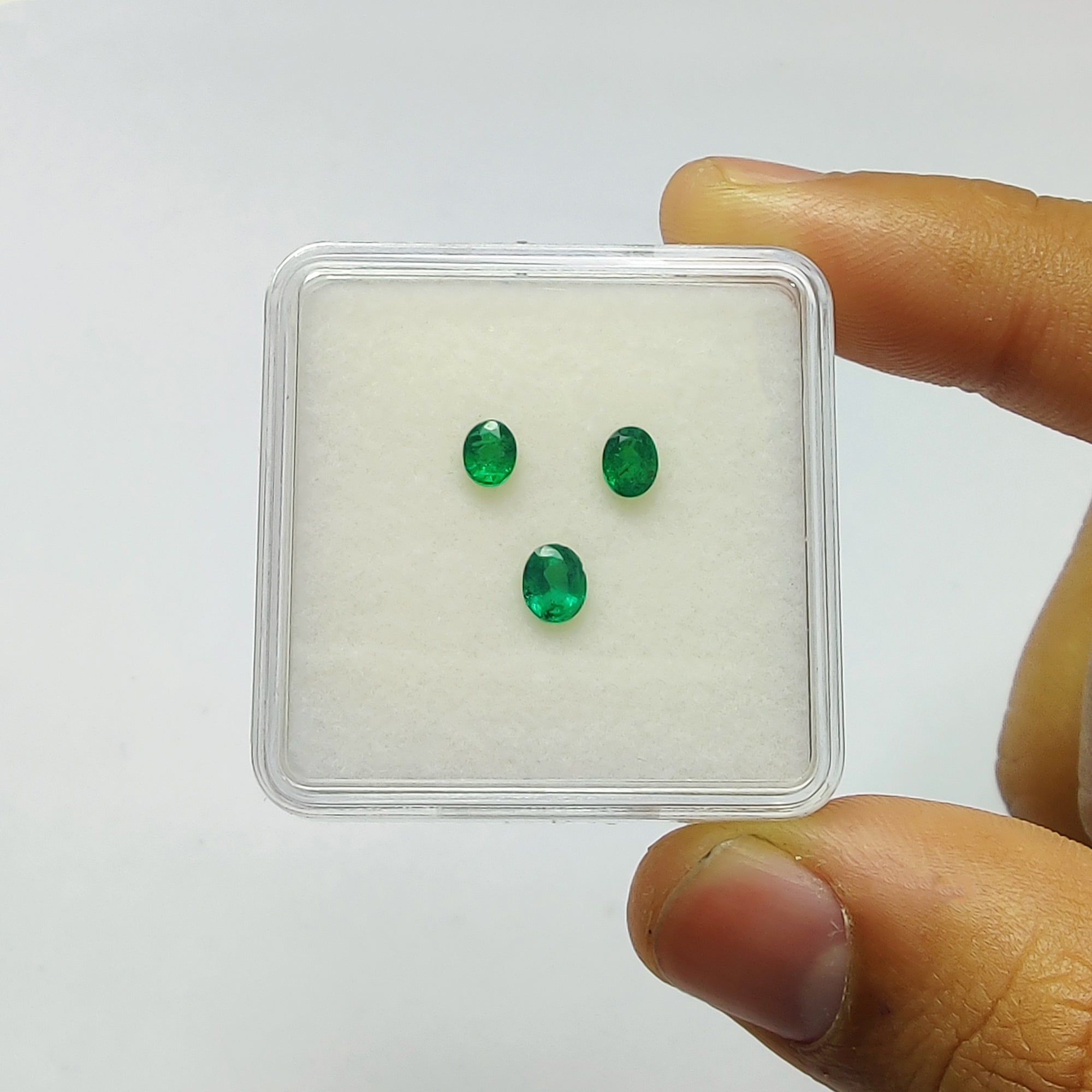 Natural Untreated Green Emerald Gemstone Set - 0.80cts Oval Cut (4x3.5mm & 5x4mm) 3-Piece Collection | Jewelry Making, Engagement Rings, Birthstone Gifts