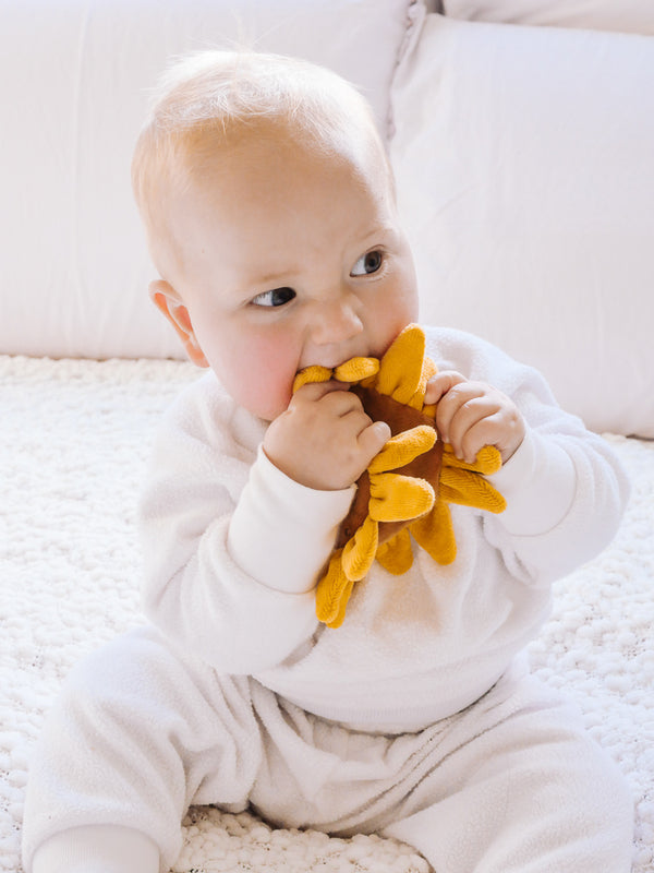 Tikiri Crinkle Scrunch Sensory Toy for Kids - Soft Sunflower Design for Autism, ADHD & Stress Relief - Perfect for Fidgeting, Anxiety Relief & Sensory Play at Home or School