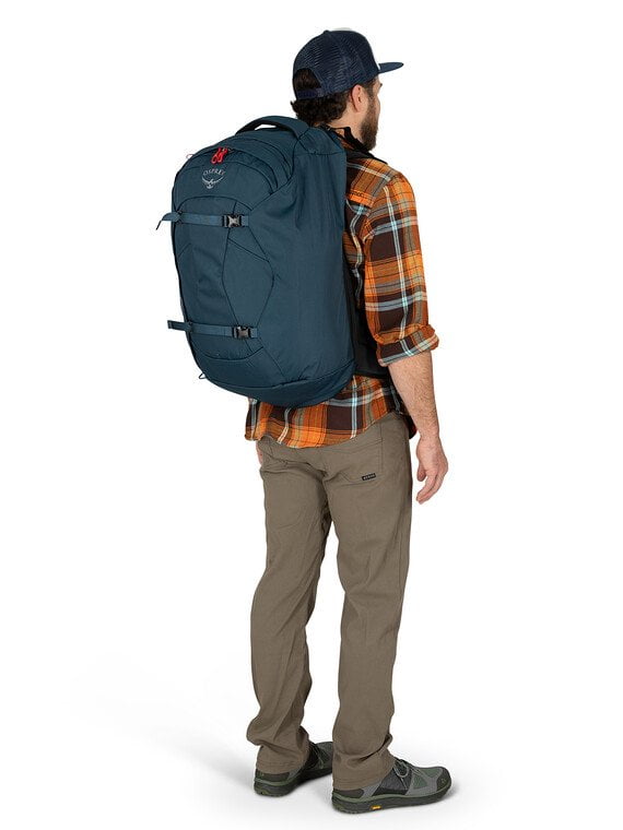 Osprey Farpoint 40 Men's Travel Backpack - Lightweight Carry-On Luggage for Air Travel, Hiking & Adventure | Perfect for Business Trips & Weekend Getaways