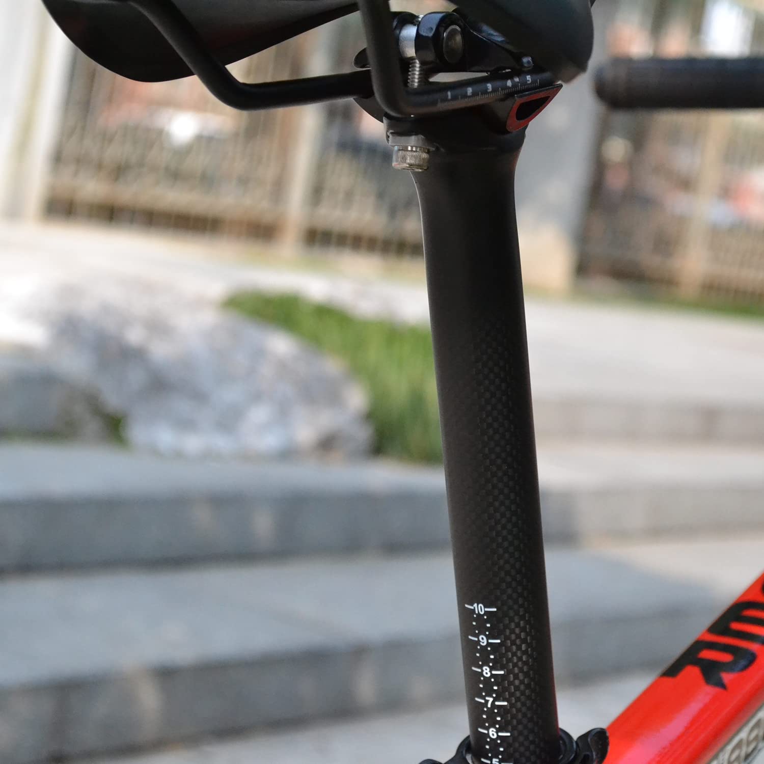 Ultralight Carbon Fiber Bike Seatpost 27.2/31.6mm - High Performance Bicycle Seat Tube for Mountain, Road, MTB & BMX Bikes - Perfect for Racing, Commuting & Off-Road Cycling