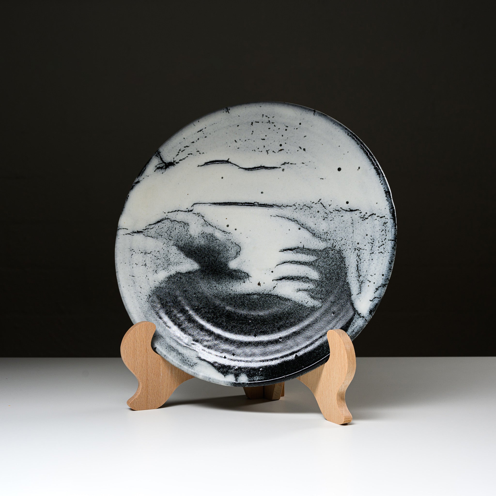 NINSHU Large Decoration Plate 28cm - Handcrafted Ceramic Wall Art for Home Decor, Japanese Style Sou Un Design - Perfect for Living Room, Dining Room, or Office Display