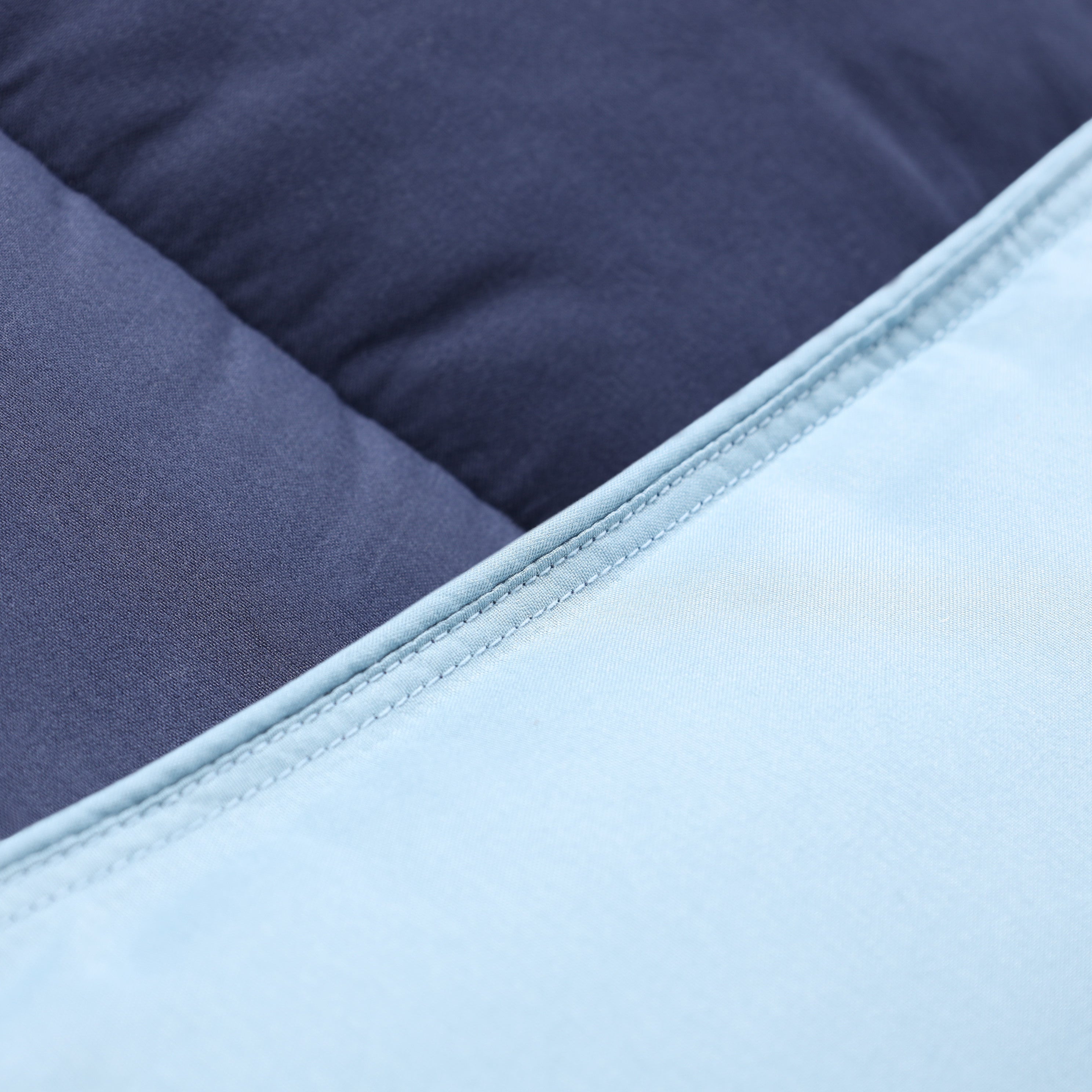 Luxury Brushed Microfiber Reversible Comforter Set - Ultra Soft Bedding for All Seasons - Perfect for Master Bedroom, Guest Room & Dormitory
