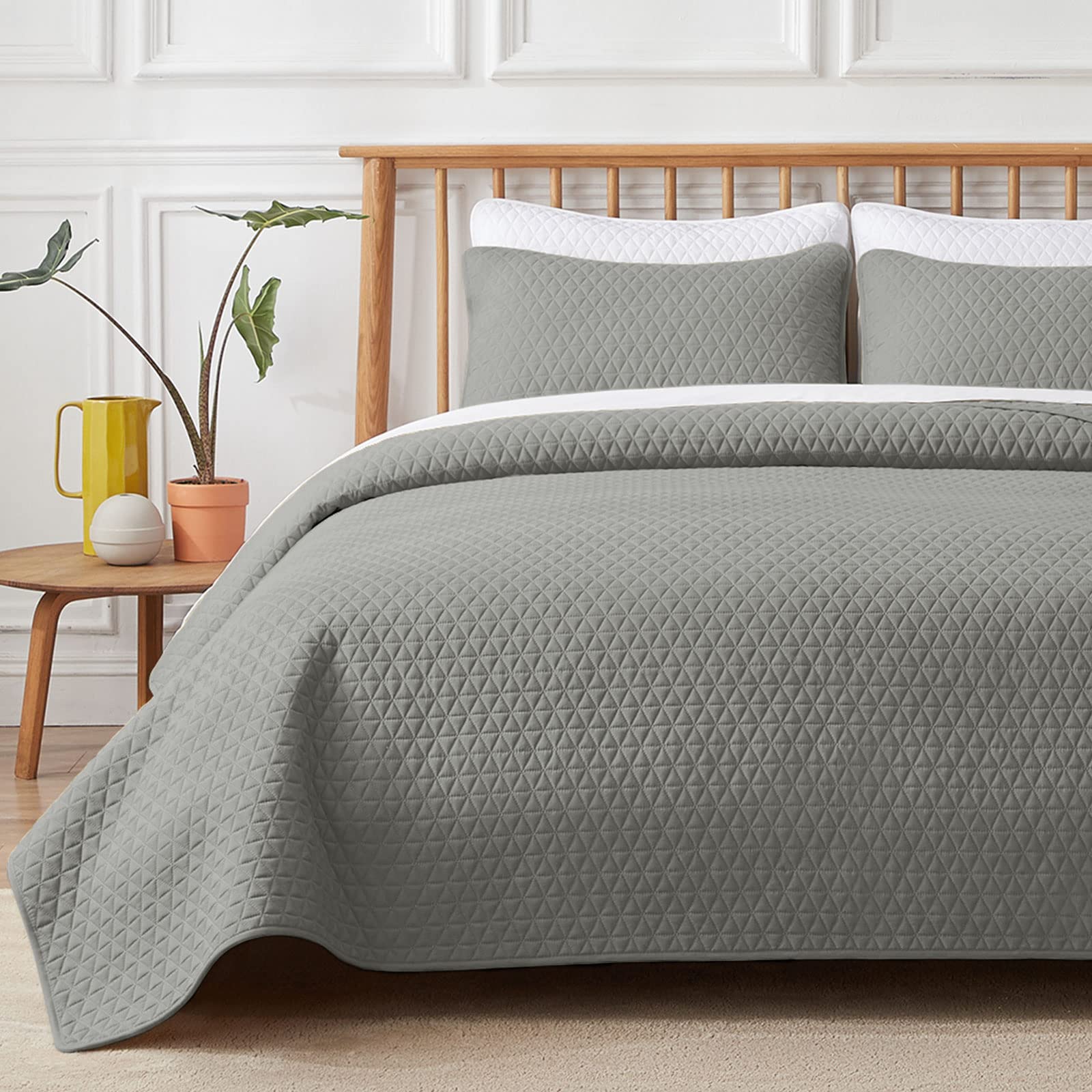 VEEYOO Twin Quilt Set - Ultra Soft Lightweight Microfiber Bedspread | Wrinkle Resistant Grey Quilt Bedding for All Seasons | Perfect for Dorms, Guest Rooms & Cozy Bedroom Decor