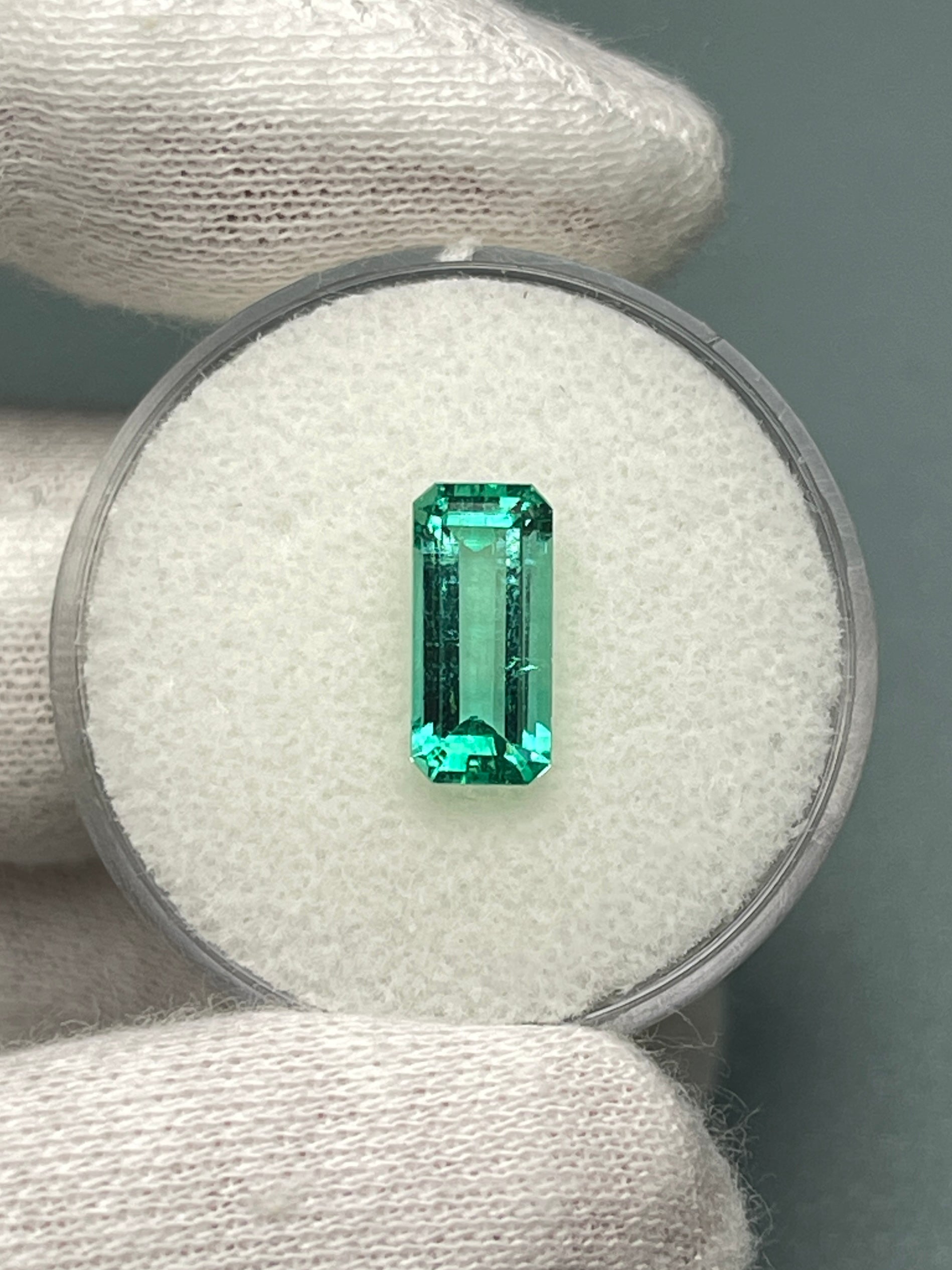 1.65 Carat 11x5mm Loose Natural Colombian Emerald Gemstone - Elongated Emerald Cut for Jewelry Making, Engagement Rings & Luxury Gifts